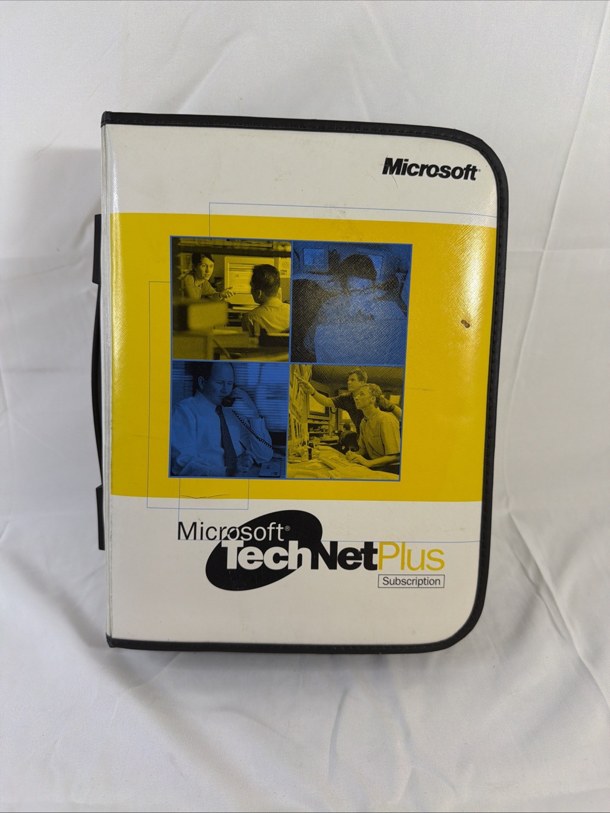 Vintage Microsoft TechNet Plus CD Subscription COMPLETE LOT Binder Case & Discs Vintage Microsoft TechNet Plus CD Subscription COMPLETE LOT Binder Case & Discs