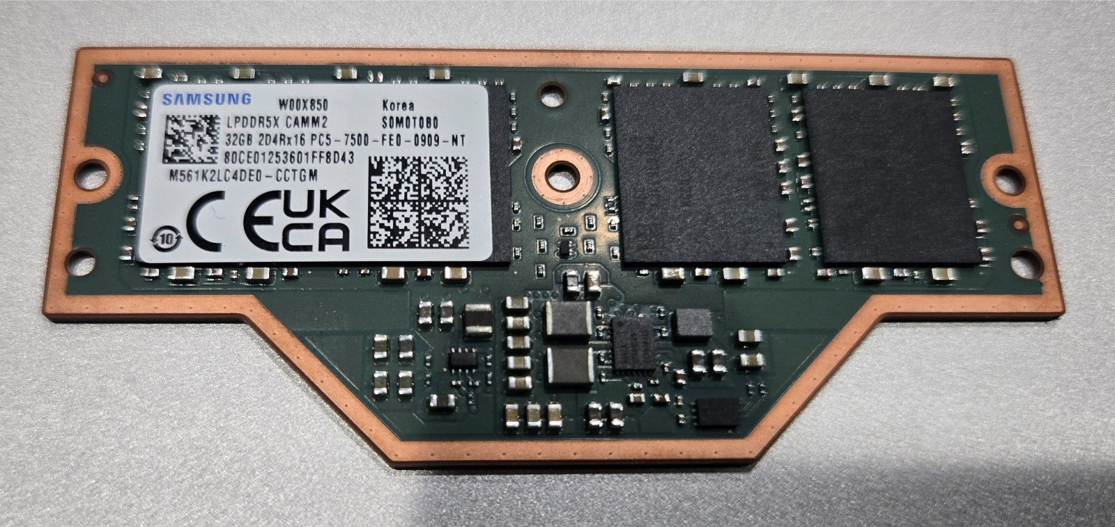 Samsung 32GB LPCAMM2 PC5 7500 LPDDR5X CAMM2 M561K2LC4DE0-CCTGM DDR5 RAM Memory Samsung 32GB LPCAMM2 PC5 7500 LPDDR5X CAMM2 M561K2LC4DE0-CCTGM DDR5 RAM Memory