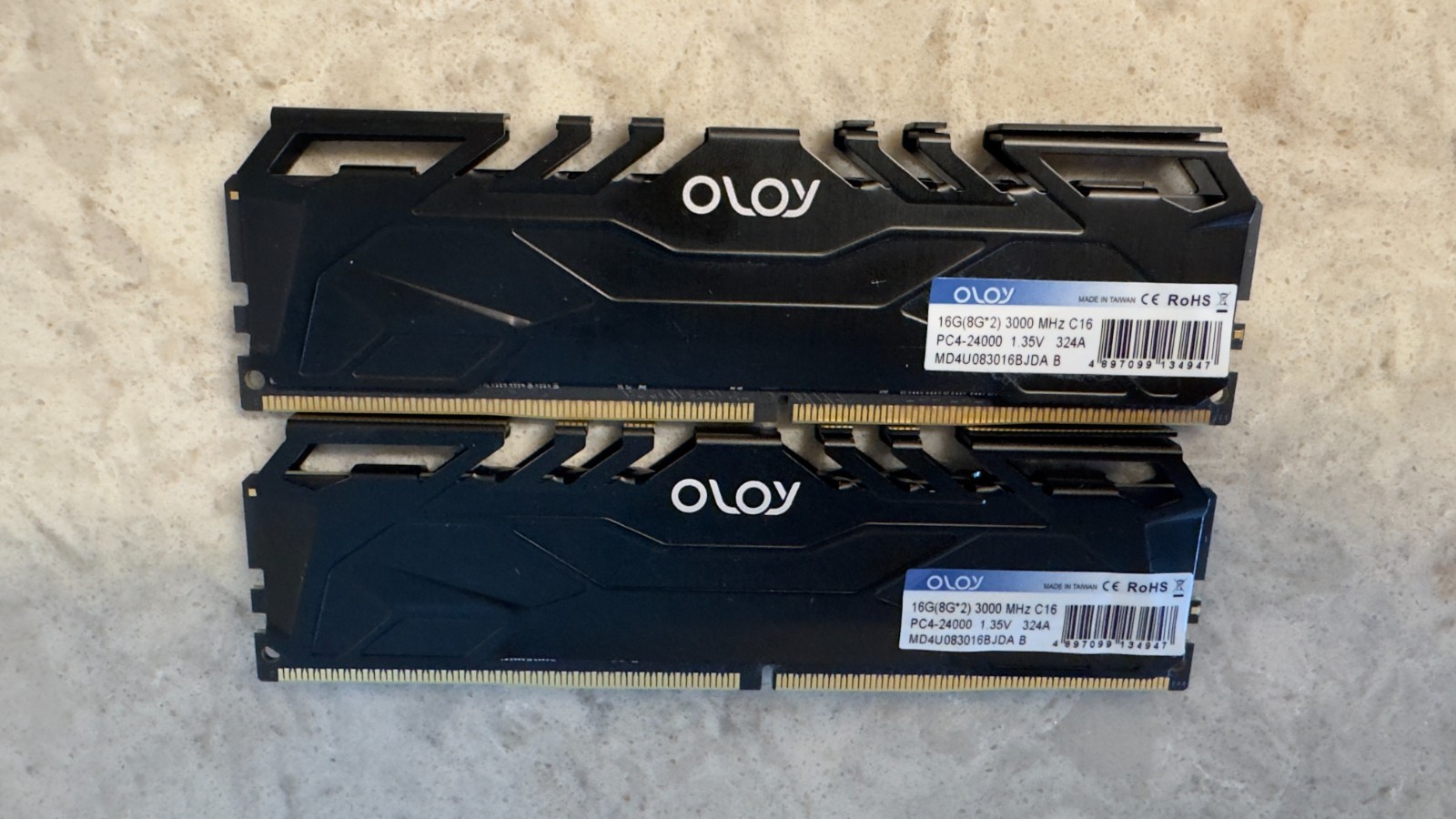 OLOy MD4U083016BJDAB 16GB (2x8GB) RAM DDR4 3000MHz MD4U083016BJDAB OLOy MD4U083016BJDAB 16GB (2x8GB) RAM DDR4 3000MHz MD4U083016BJDAB