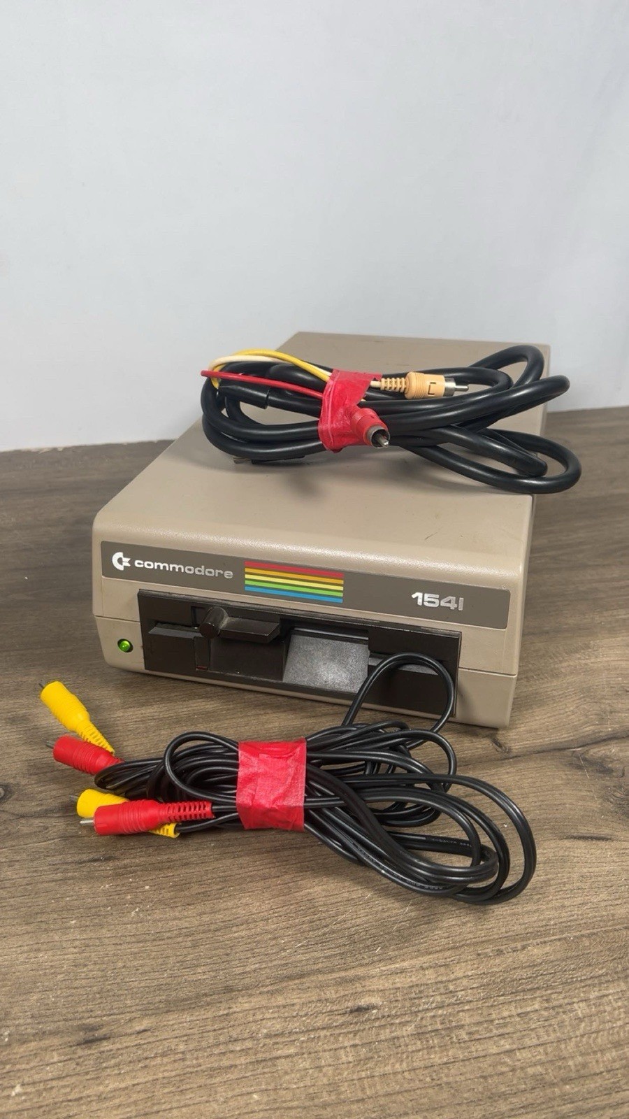 🔥Commodore 1541 Disk Drive works, power and serial Av Cable C64/128 Works