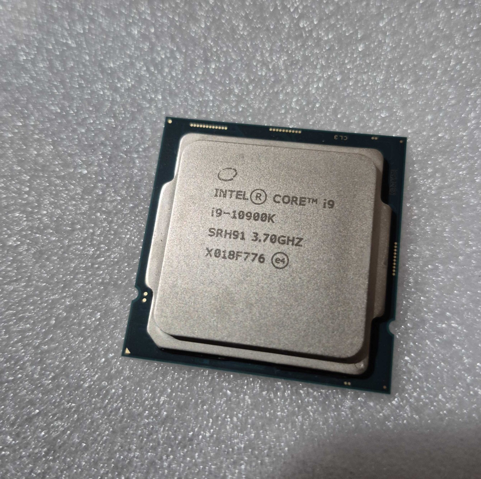 thumbnail interactive-video image 1 of Intel Xeon W-1290P LGA-1200 CPU (SRH93) - 10 Core 20 Threads @ 3.70GHz 1 of 6