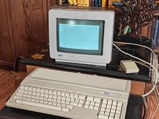 Atari 1040ST / STF with SM124 monitor + Mouse picture