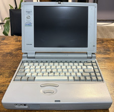 Toshiba Satellite Pro 400CS Vintage Laptop, Works - No Battery - Windows 95 picture