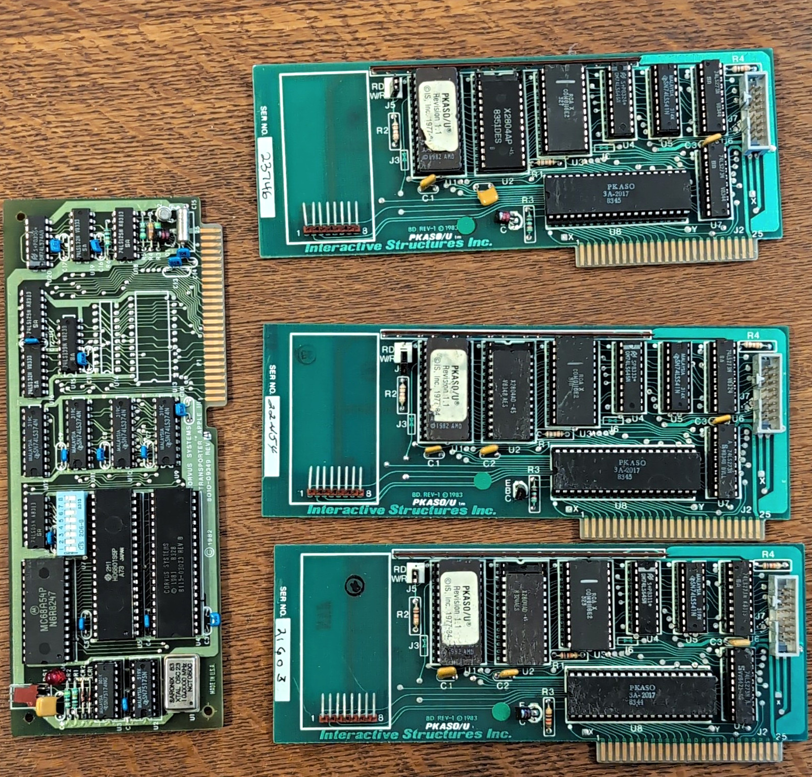 4 vintage Apple expansion cards. 3x PKASO/U and 1x Corvus Transporter UNTESTED