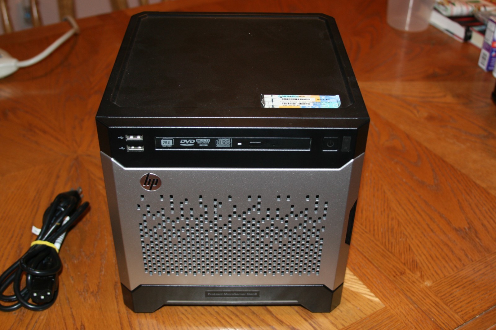 HP Proliant MicroServer Gen8, 4.5TB, (4) HDD, EXCELLENT COND. HP Proliant MicroServer Gen8, 4.5TB, (4) HDD, EXCELLENT COND.