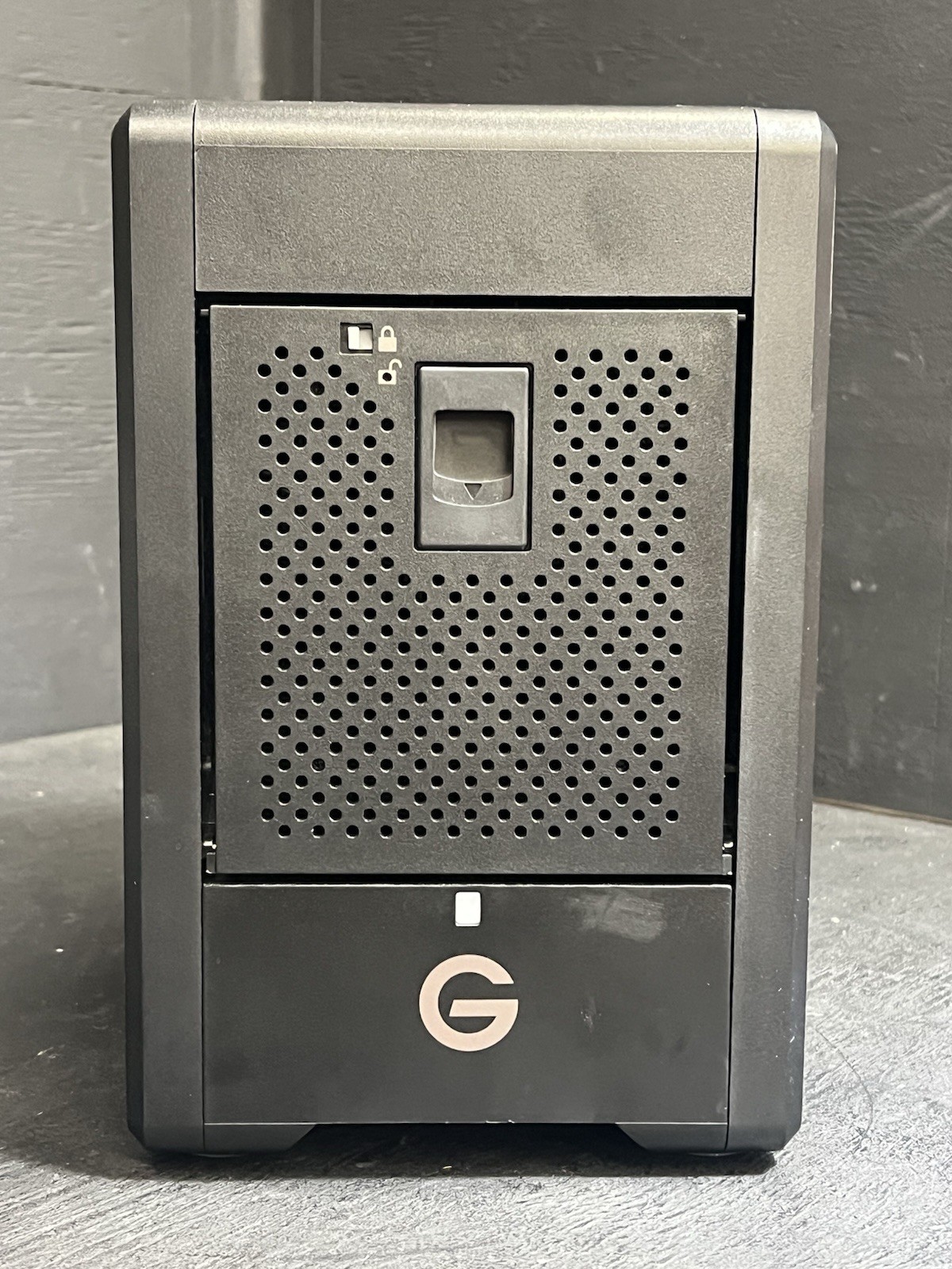 G-RAID Shuttle 4 - 24TB Thunderbolt 3  San Disk Professional