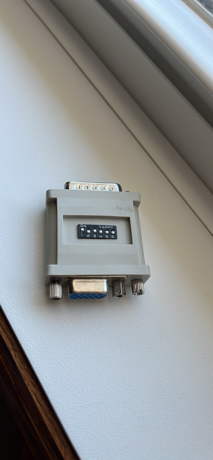 Vintage Macintosh DB15 to VGA Monitor Adapter with DIP Switches Vintage Macintosh DB15 to VGA Monitor Adapter with DIP Switches