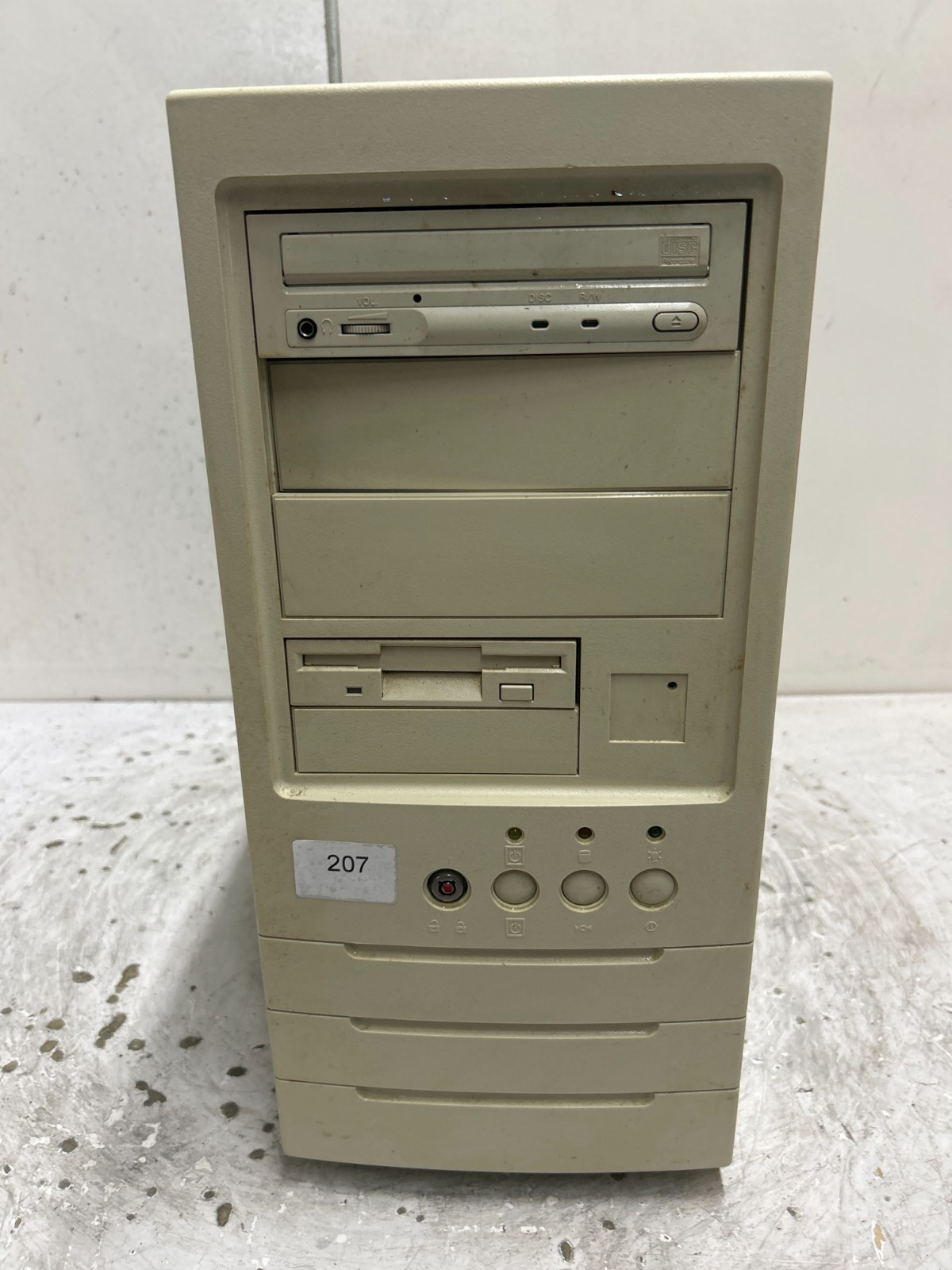 Vintage Retro Beige AT Desktop Computer Sleeper Case Vintage Retro Beige AT Desktop Computer Sleeper Case