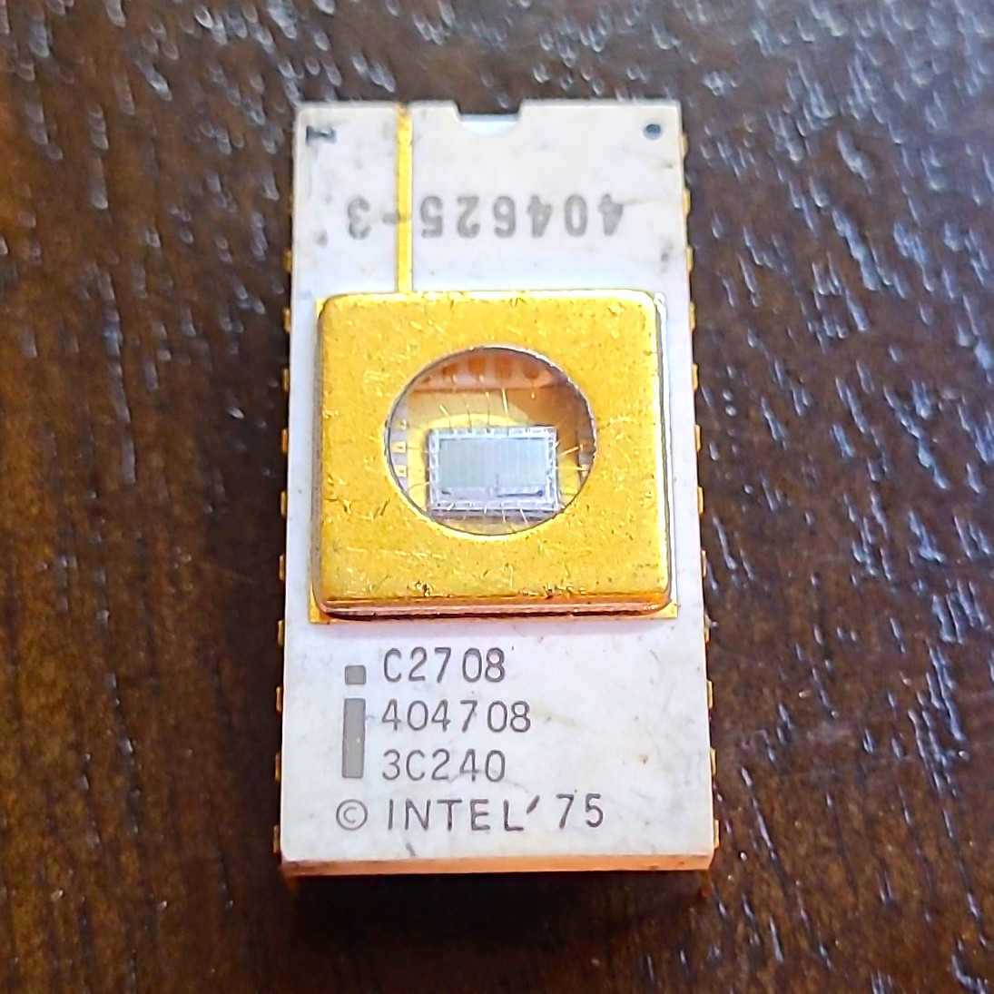 Intel C2708 White ceramic vintage collectable chip  ALL LEGS INTACT (BO)