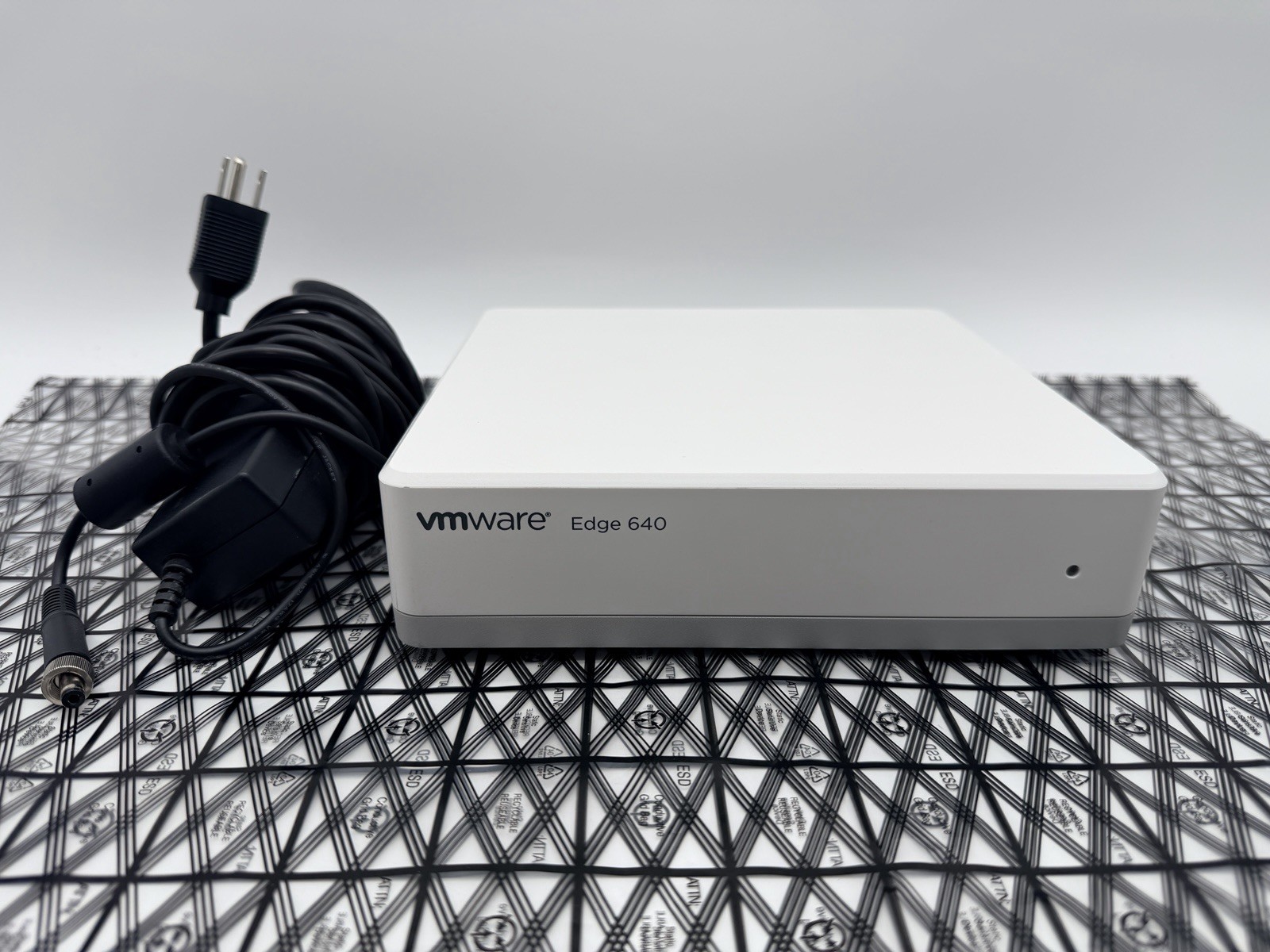 OPNsense Firewall Router VMware Edge 640 Atom C3758 32GB ECC RAM 256GB SSD 10Gbe OPNsense Firewall Router VMware Edge 640 Atom C3758 32GB ECC RAM 256GB SSD 10Gbe