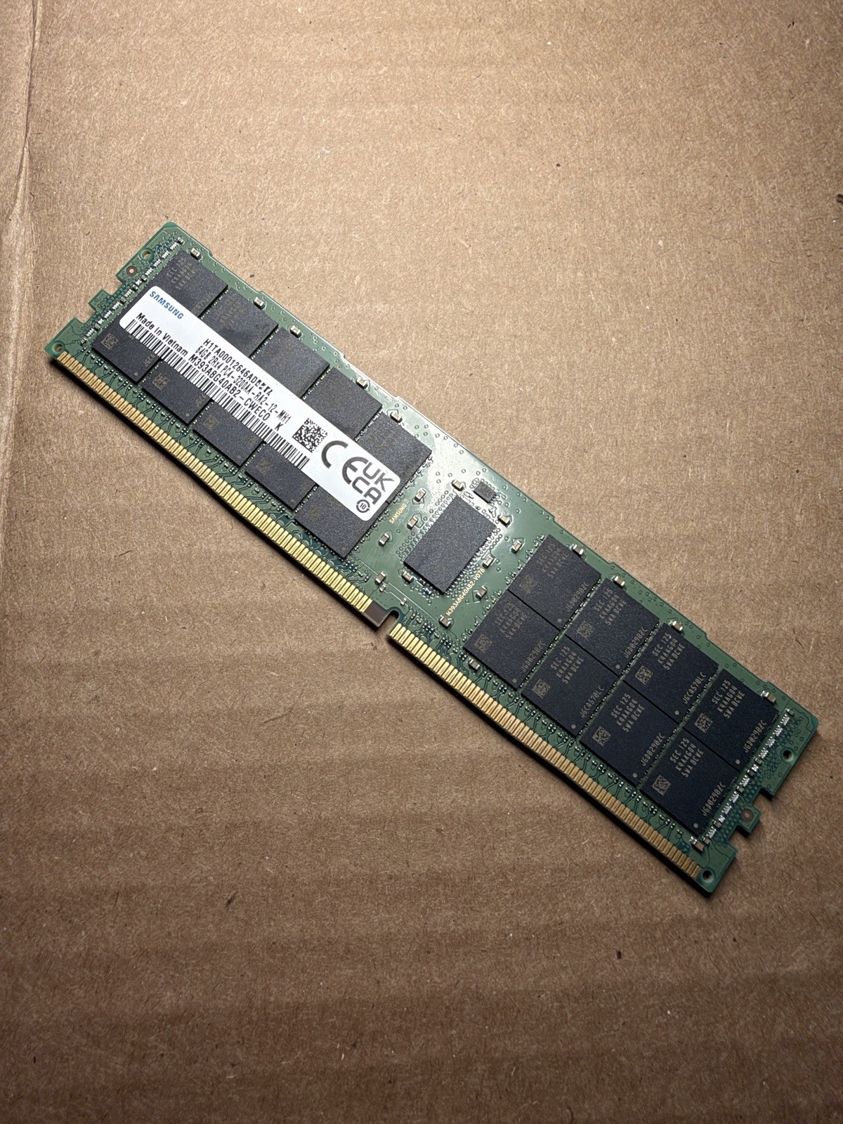 Samsung M393A8G40AB2-CWECO 64GB 2Rx4 DDR4-3200AA ECC REG Server Memory RAM Samsung M393A8G40AB2-CWECO 64GB 2Rx4 DDR4-3200AA ECC REG Server Memory RAM