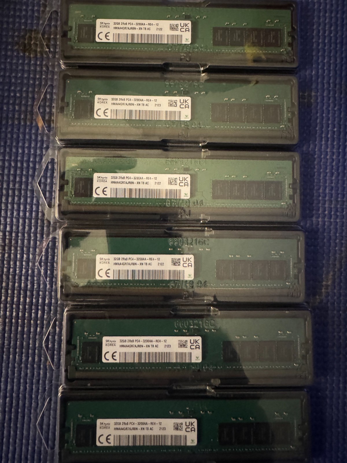 SK hynix 32GB PC4-25600 DDR4-3200 Memory - HMAA4GR7AJR8N-XN SK hynix 32GB PC4-25600 DDR4-3200 Memory - HMAA4GR7AJR8N-XN