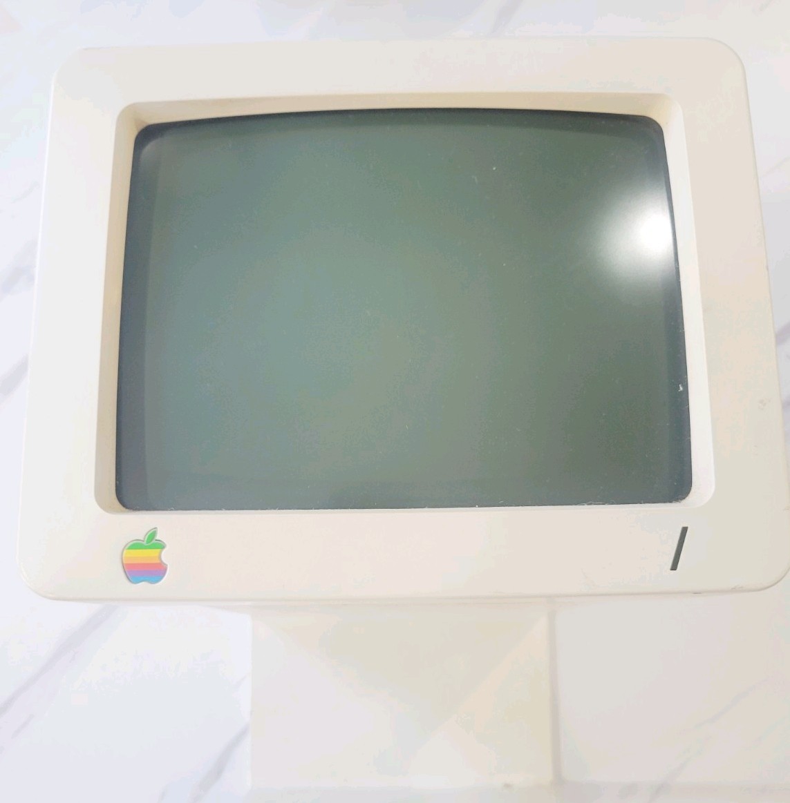 Vintage Apple Monitor IIc 9