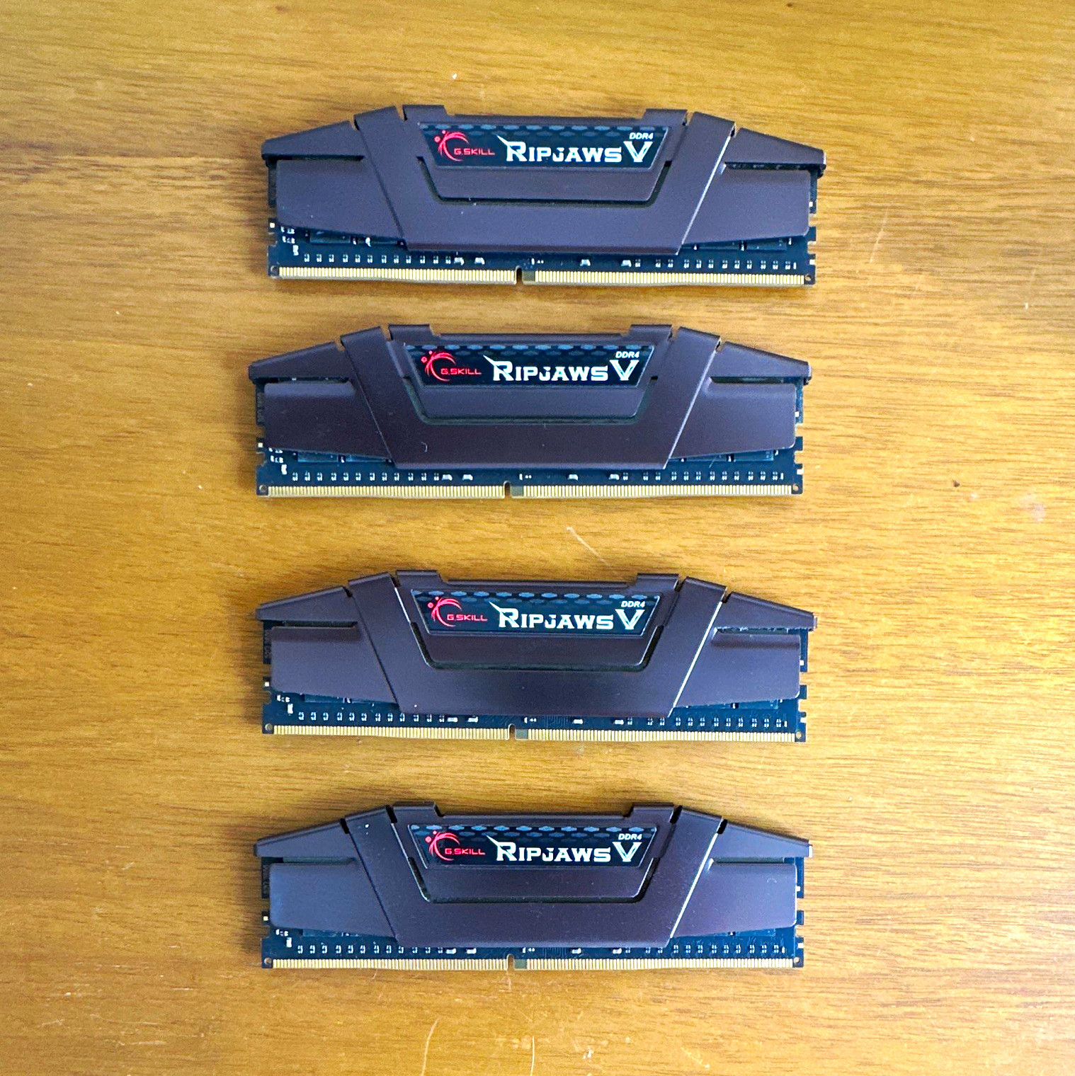 G.SKILL Ripjaws V 128GB (4x32GB) DDR4-3600 UDIMM 288-Pin XMP 2.0 G.SKILL Ripjaws V 128GB (4x32GB) DDR4-3600 UDIMM 288-Pin XMP 2.0