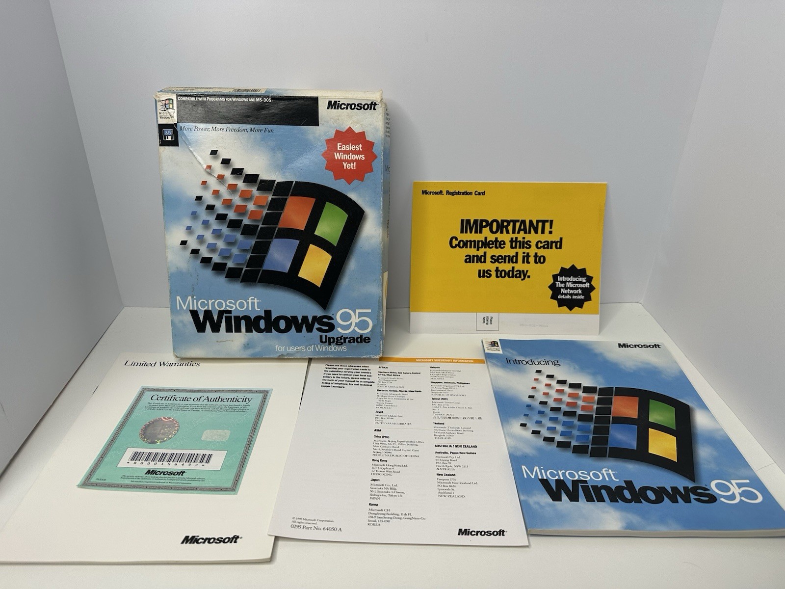 Vintage Microsoft Windows 95 Upgrade Big Box 3.5 Floppy Set CIB UNTESTED Vintage Microsoft Windows 95 Upgrade Big Box 3.5 Floppy Set CIB UNTESTED