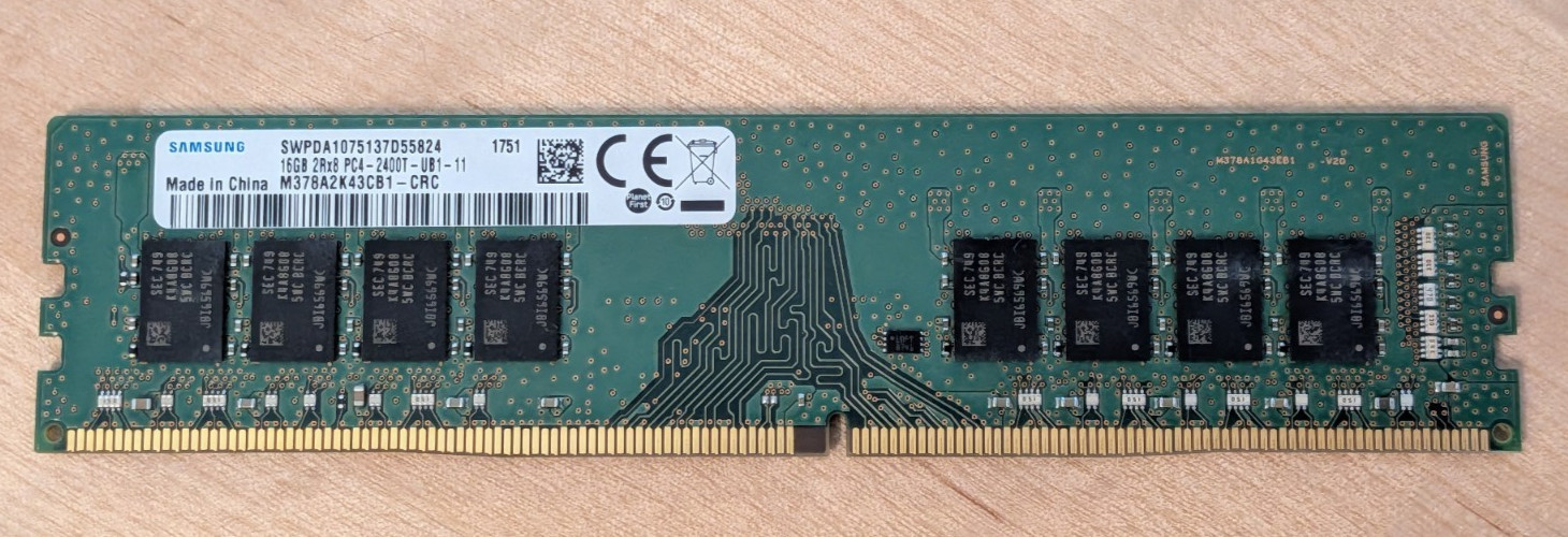 Samsung M378A2K43CB1-CRC 16GB DDR4-2400 CL17 UDIMM (288-pin, 2Rx8, 1.2V) Desktop