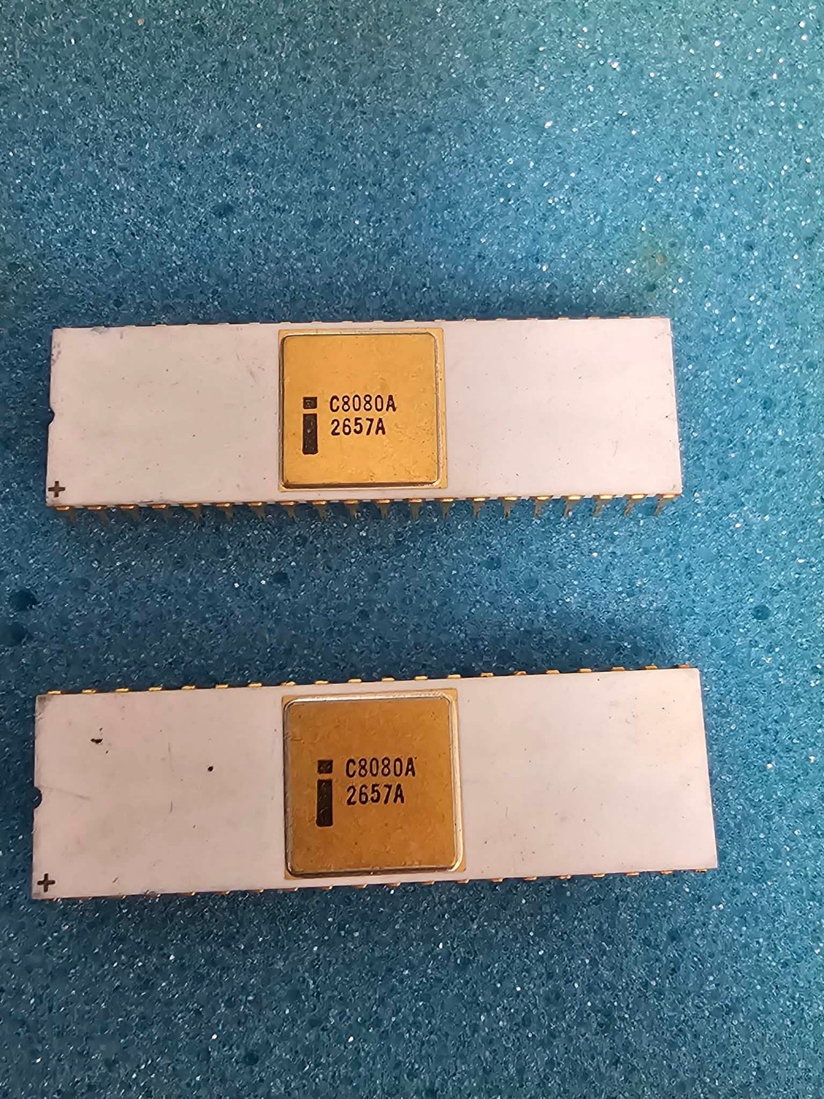 2x Intel C8080A White Ceramic Gold 76' Vintage 8-Bit CPU Microprocessor Altair 2x Intel C8080A White Ceramic Gold 76' Vintage 8-Bit CPU Microprocessor Altair