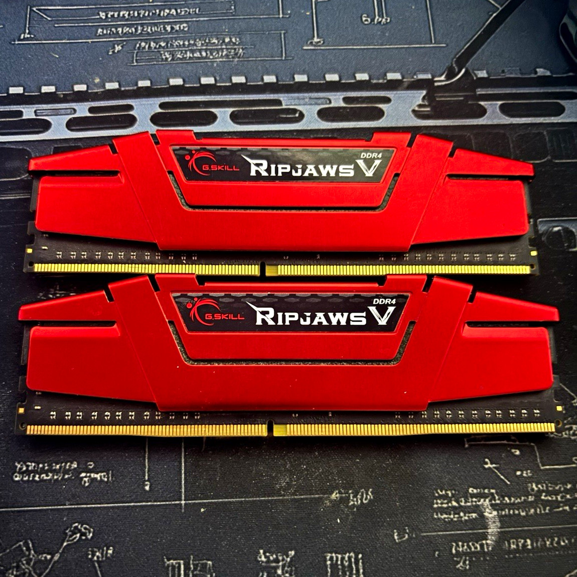 G.SKILL Ripjaws V 16GB (2x8GB) DDR4-2400 DIMM Intel XMP 2.0 F4-2400C15D