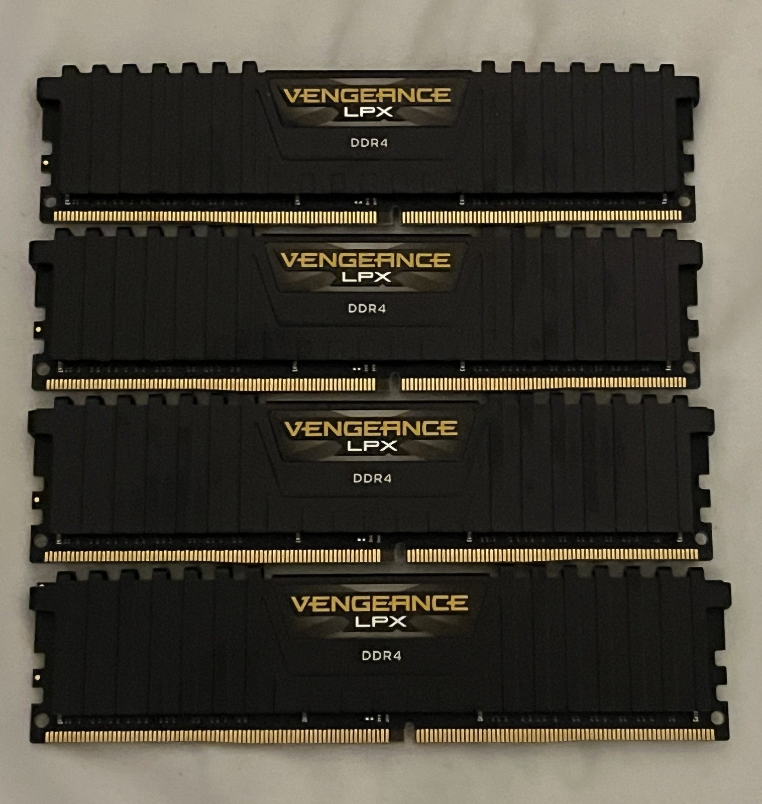 Corsair Vengeance LPX 64GB 4X16GB DDR4 3200MHz  CMK64GX4M4B3200C16