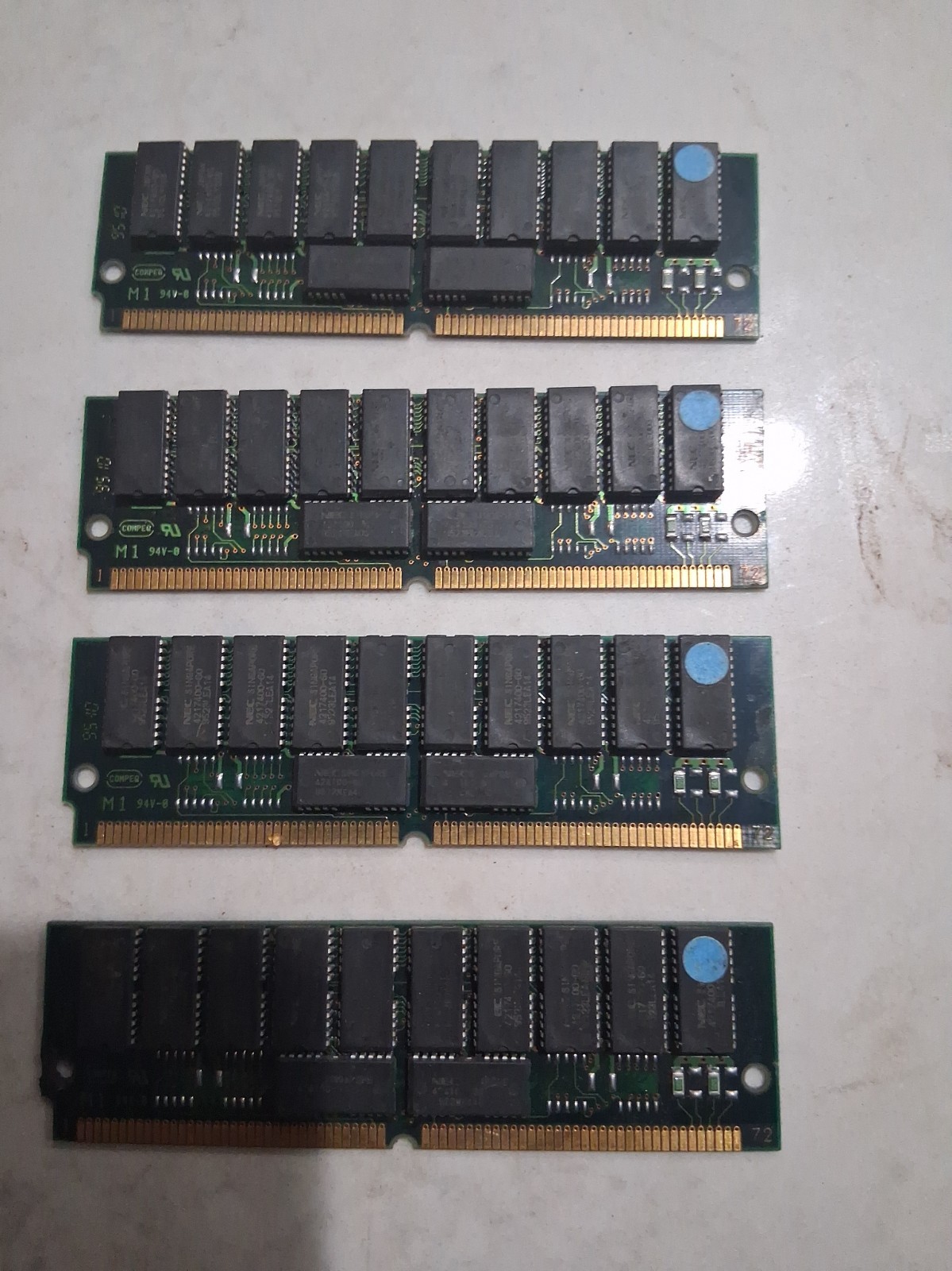 4 vintage 16MB Fast Page Mode (FPM) DRAM memory module. [1, 2]