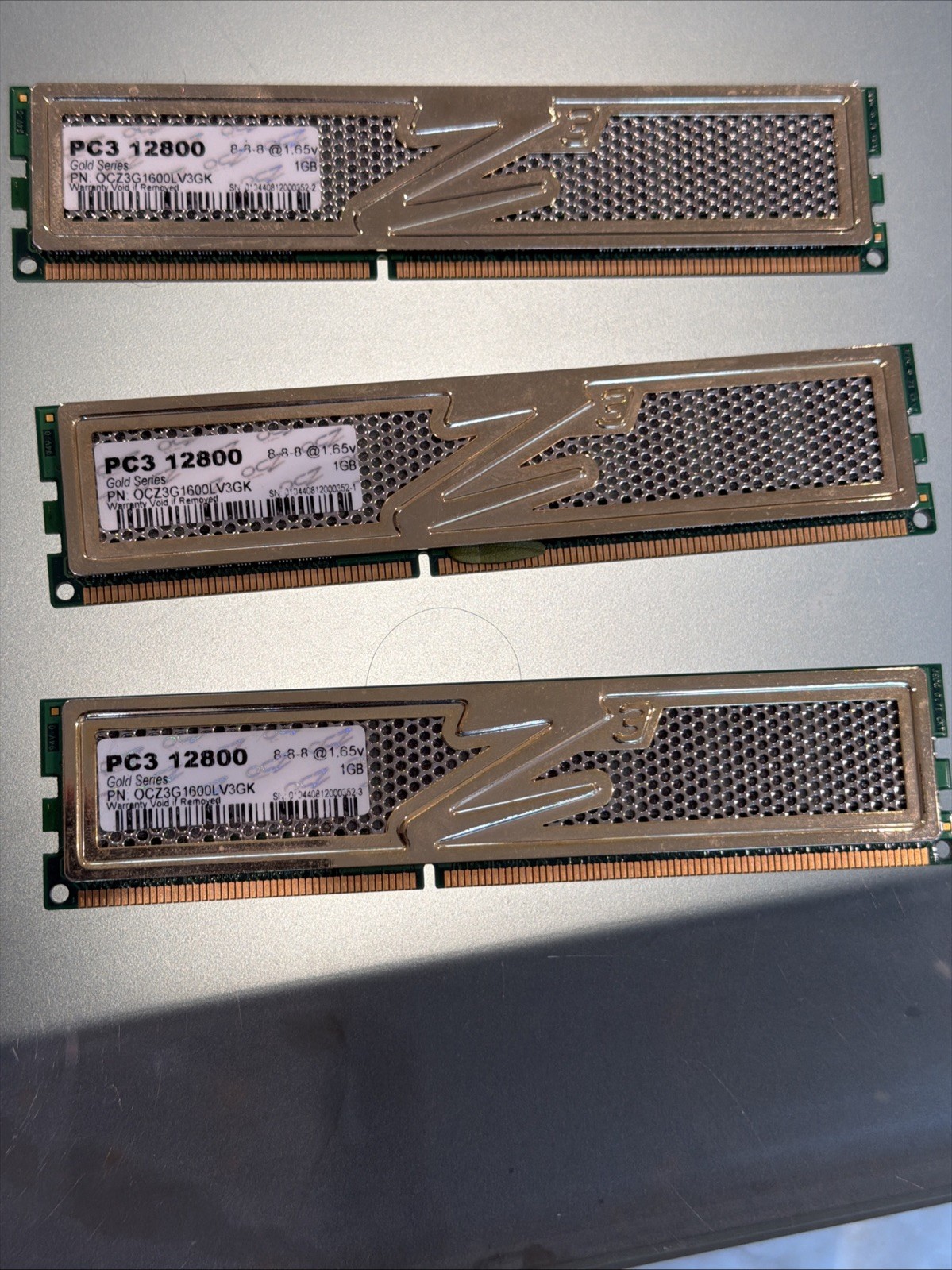 OCZ Gold Series 3GB Kit (3 x 1GB) DDR3 PC3-12800 1600MHz Low Voltage Desktop RAM