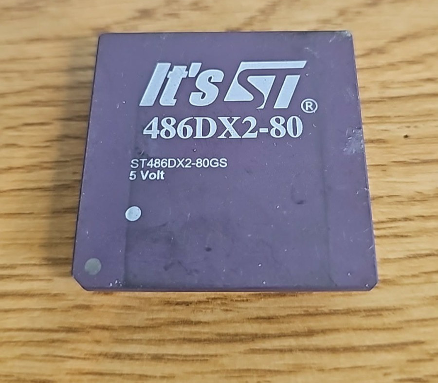 Retro Ceramic Gold CPU Vintage Rare It\'s ST 486DX2-80 ST486DX2-80GS Processor Retro Ceramic Gold CPU Vintage Rare It\'s ST 486DX2-80 ST486DX2-80GS Processor