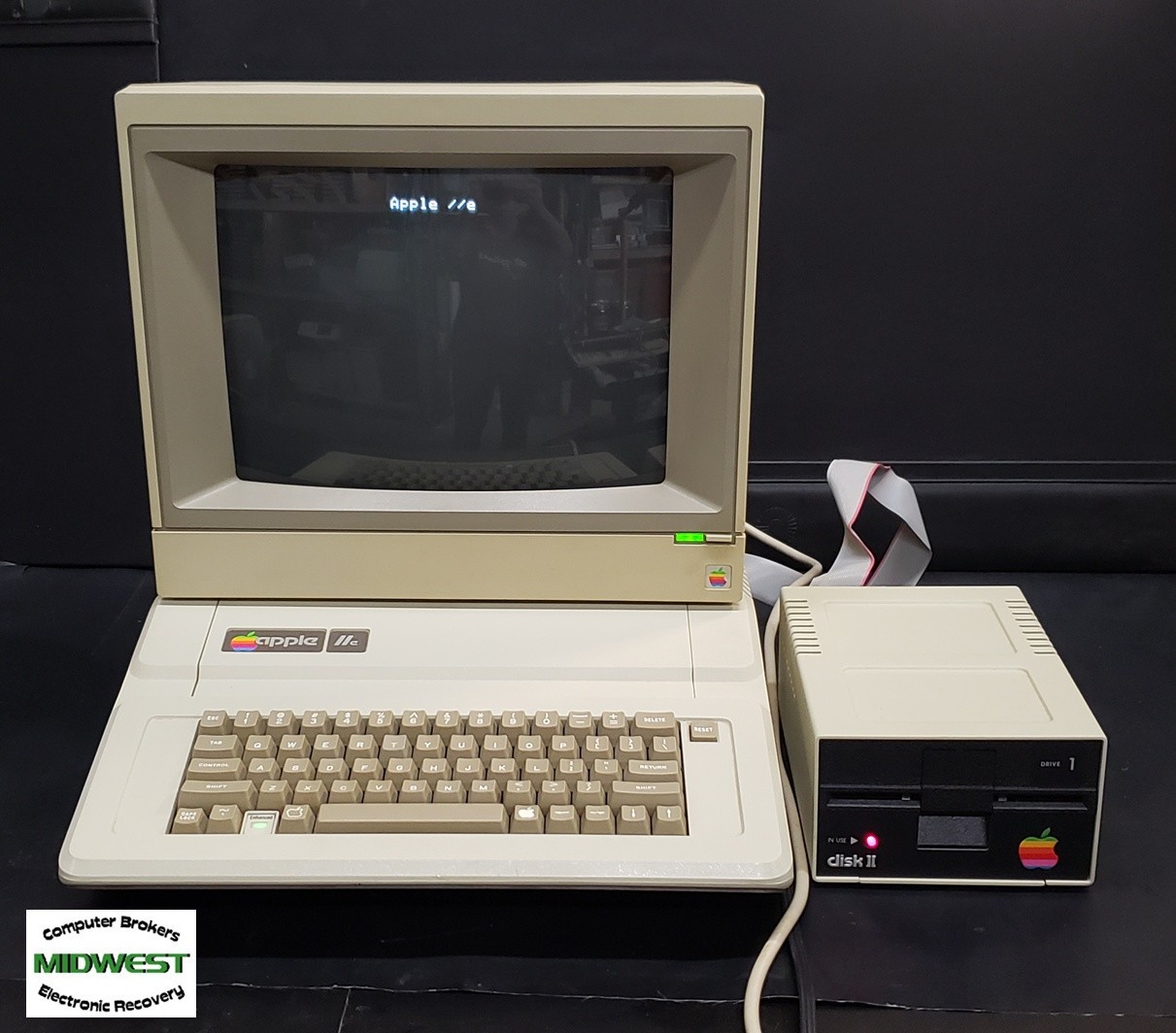 Vintage Apple IIe Enhanced A2S2064 Computer w/Monitor A2M2056 Disk Drive A2M0003