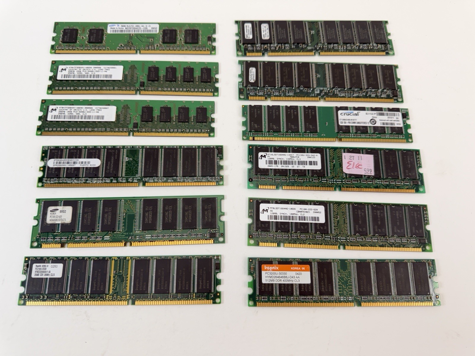 Lot of 12 Vintage RAM Memory Sticks DDR2 DDR SDRAM Samsung Micron Hynix Crucial Lot of 12 Vintage RAM Memory Sticks DDR2 DDR SDRAM Samsung Micron Hynix Crucial