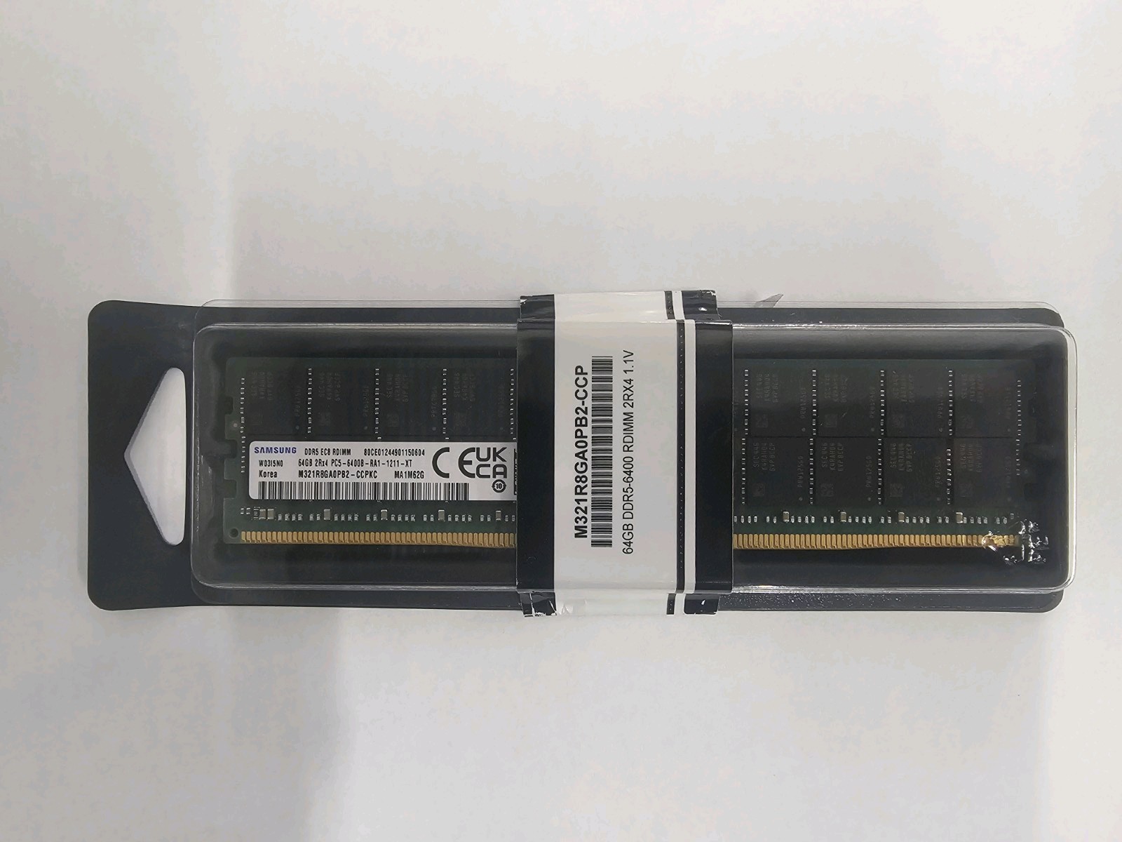 Samsung M321R8GA0PB2-CCP 64GB PC5-51200 DDR5-6400MHz ECC 2Rx4 RDIMM Memory Samsung M321R8GA0PB2-CCP 64GB PC5-51200 DDR5-6400MHz ECC 2Rx4 RDIMM Memory