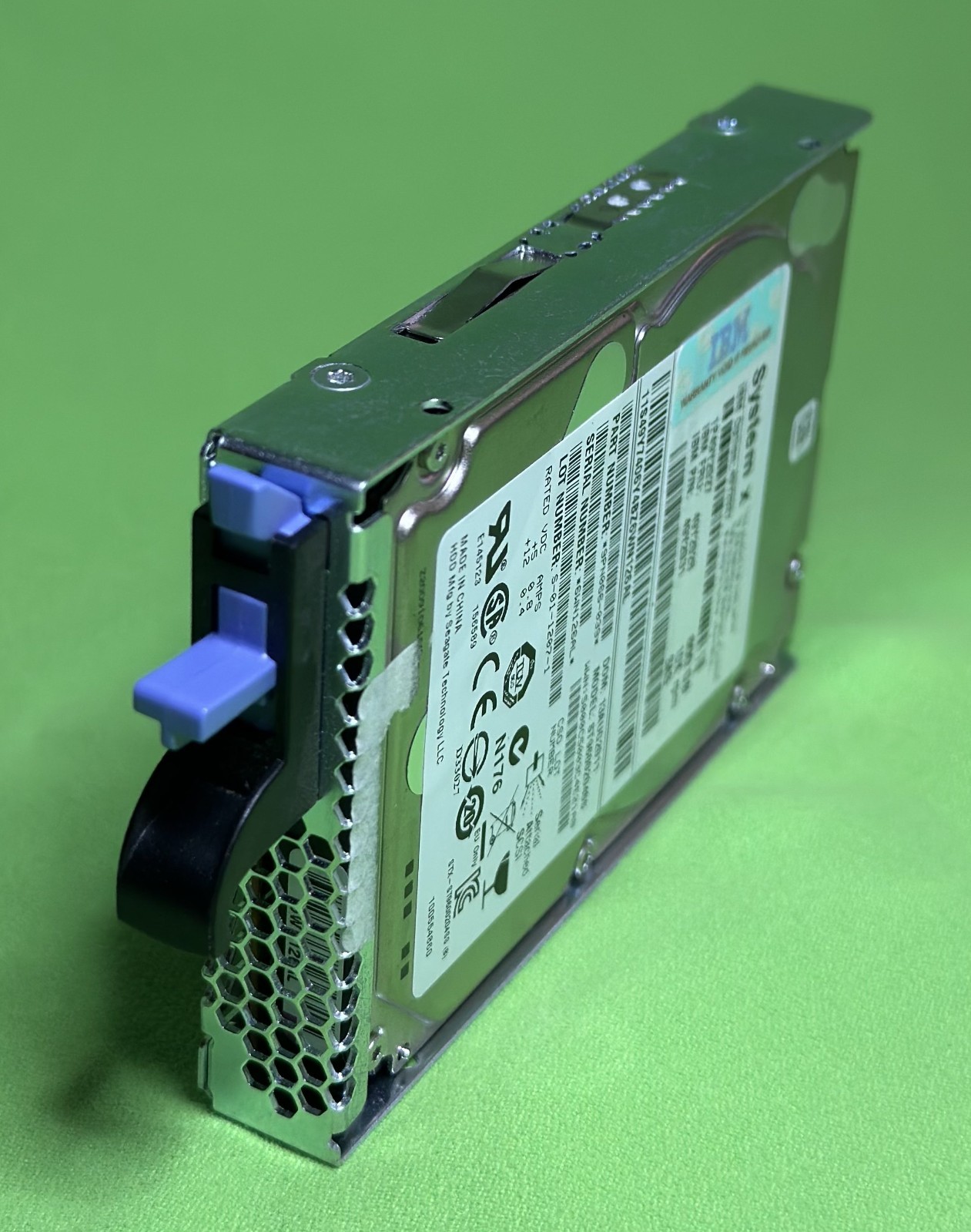 IBM 600GB 10K RPM SAS 2.5 IBM 600GB 10K RPM SAS 2.5