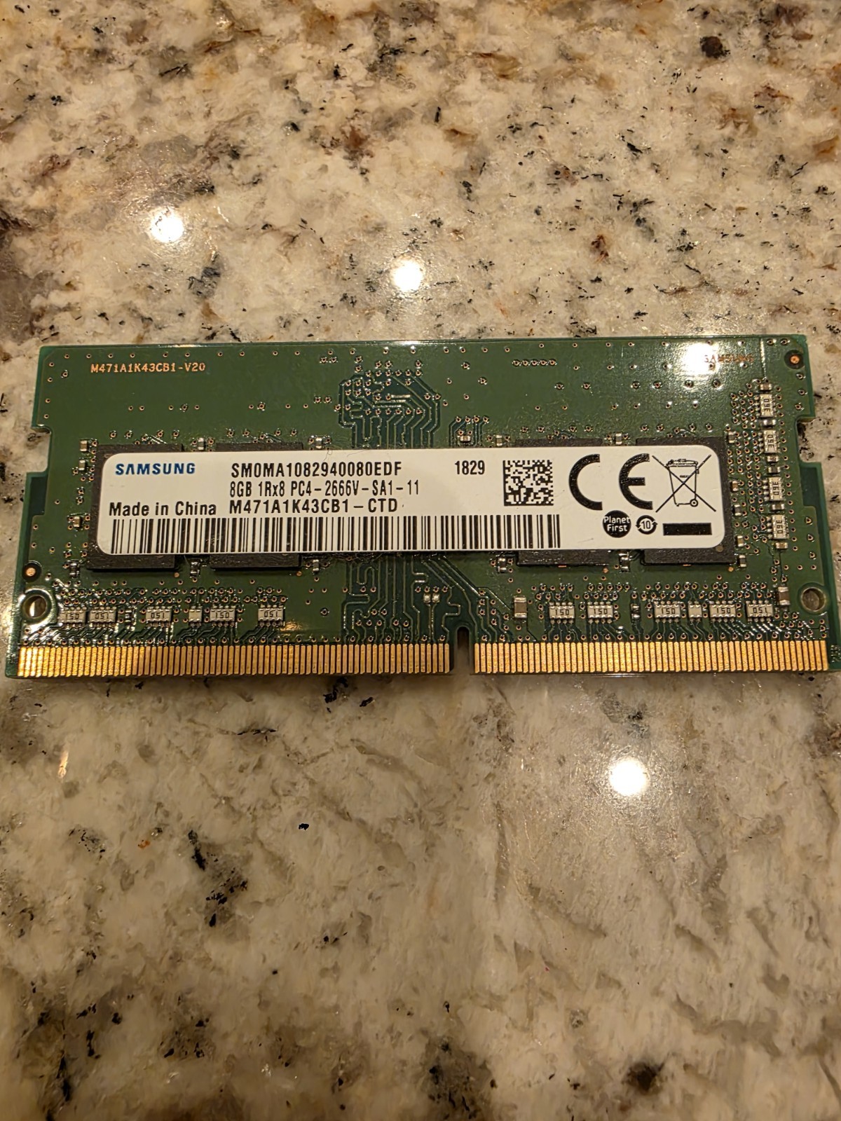 Samsung 8GB PC4-21300 (DDR4-2666) Memory (M471A1K43CB1CTD)