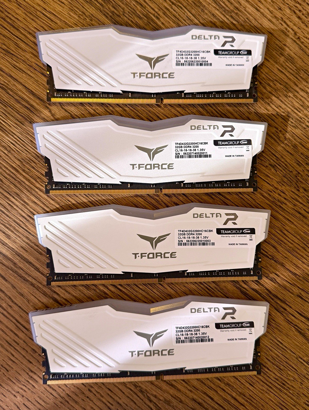 TEAMGROUP T-FORCE Delta R 32GB 4x8GB DDR4-3200 RAM TF4D432G3200HC16CBK