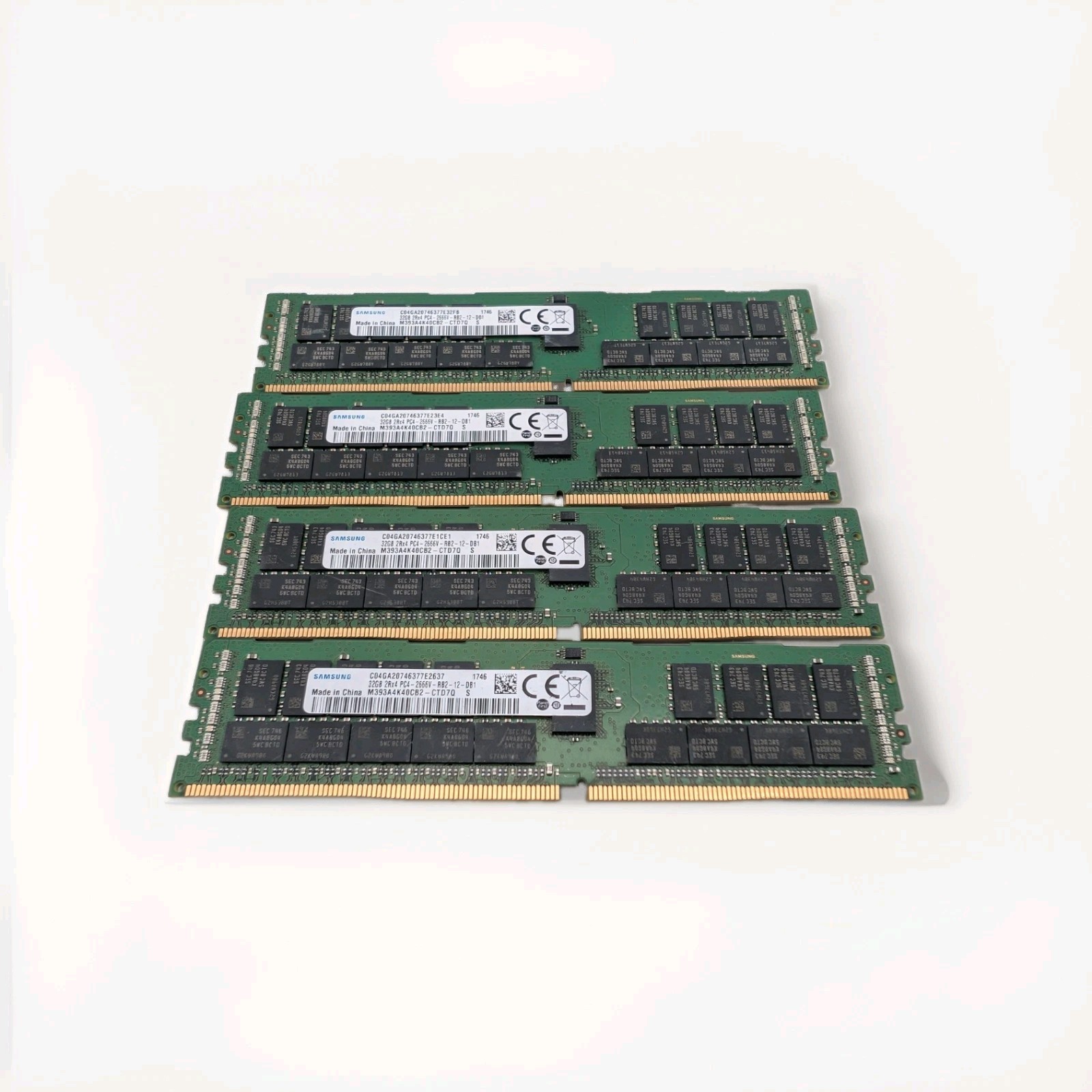 Lot of 4 SAMSUNG 32GB 1x32GB 2RX4 PC4-2666V DDR4 SERVER MEMORY M393A4K40BB2-CTD