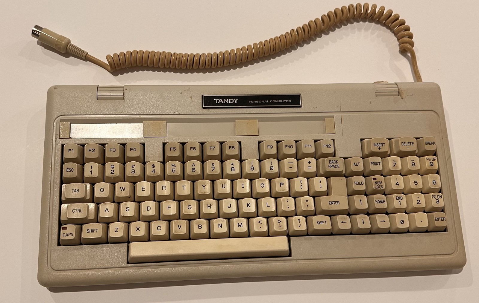 Tandy 1000 Personal Computer Keyboard 8-Pin DIN Radio Shack Vintage Untested Tandy 1000 Personal Computer Keyboard 8-Pin DIN Radio Shack Vintage Untested