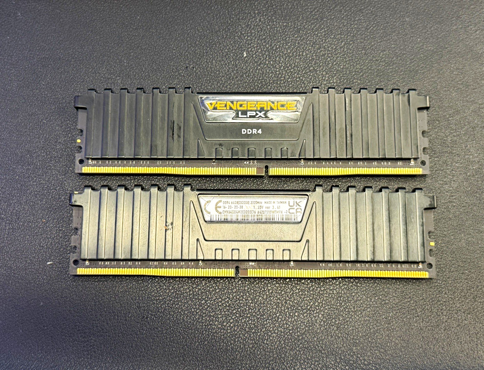 Corsair Vengeance LPX 64GB (2x32GB) DDR4-3200 DIMM CMK32GX4M2B3200C16