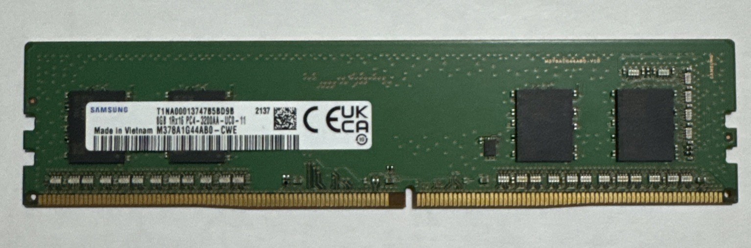 Samsung 8GB DDR4 3200MHz PC4-25600 Desktop RAM UDIMM M378A1G44AB0-CWE Samsung 8GB DDR4 3200MHz PC4-25600 Desktop RAM UDIMM M378A1G44AB0-CWE