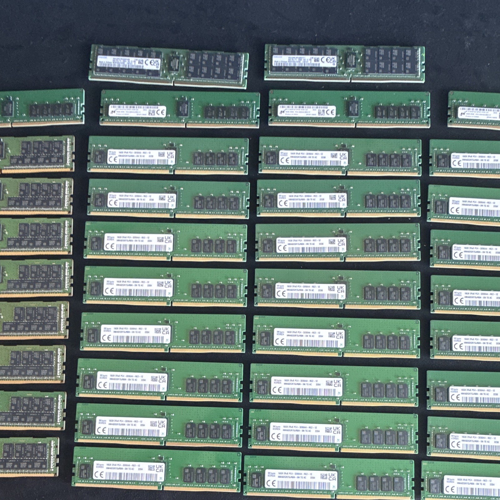 Lot of DDR4 Server RAM