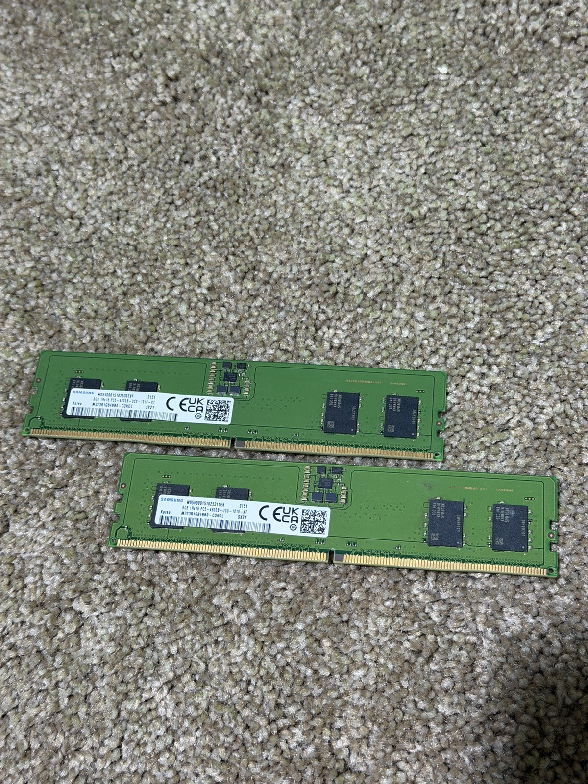 16GB of Samsung (8GB x 2) DDR5 M378A2K43CB1 UDIMM PC5-4800B 288-Pin Unbuffered