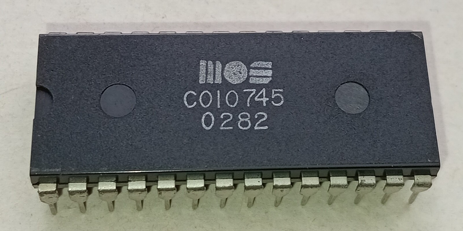 Genuine Atari Games Console MOS C010745 VCS 2600 CPU 28 Pin Dip IC Chip TESTED Genuine Atari Games Console MOS C010745 VCS 2600 CPU 28 Pin Dip IC Chip TESTED