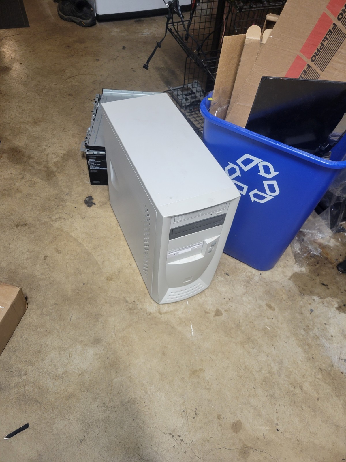 vintage pentium 3 pc turns on no display no post