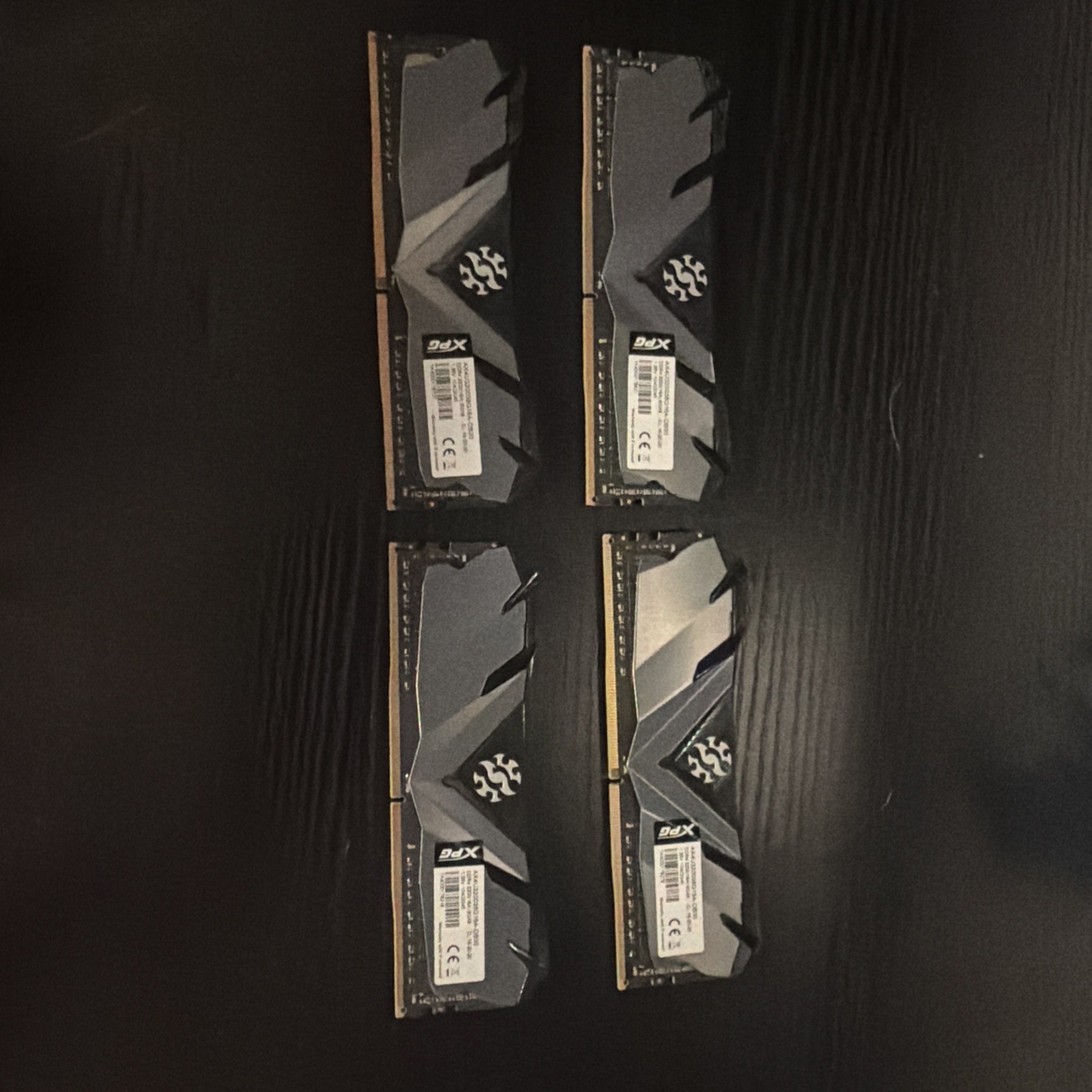 XPG 16GB (4X8GB) RAM DDR4-3200 - GRAY XPG 16GB (4X8GB) RAM DDR4-3200 - GRAY