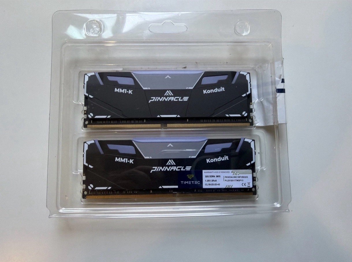 Pinnacle DDR4 3600MHz 64GB (32GBx2) Memory Module PC4-28800 CL18-22-22-42 1.35v Pinnacle DDR4 3600MHz 64GB (32GBx2) Memory Module PC4-28800 CL18-22-22-42 1.35v