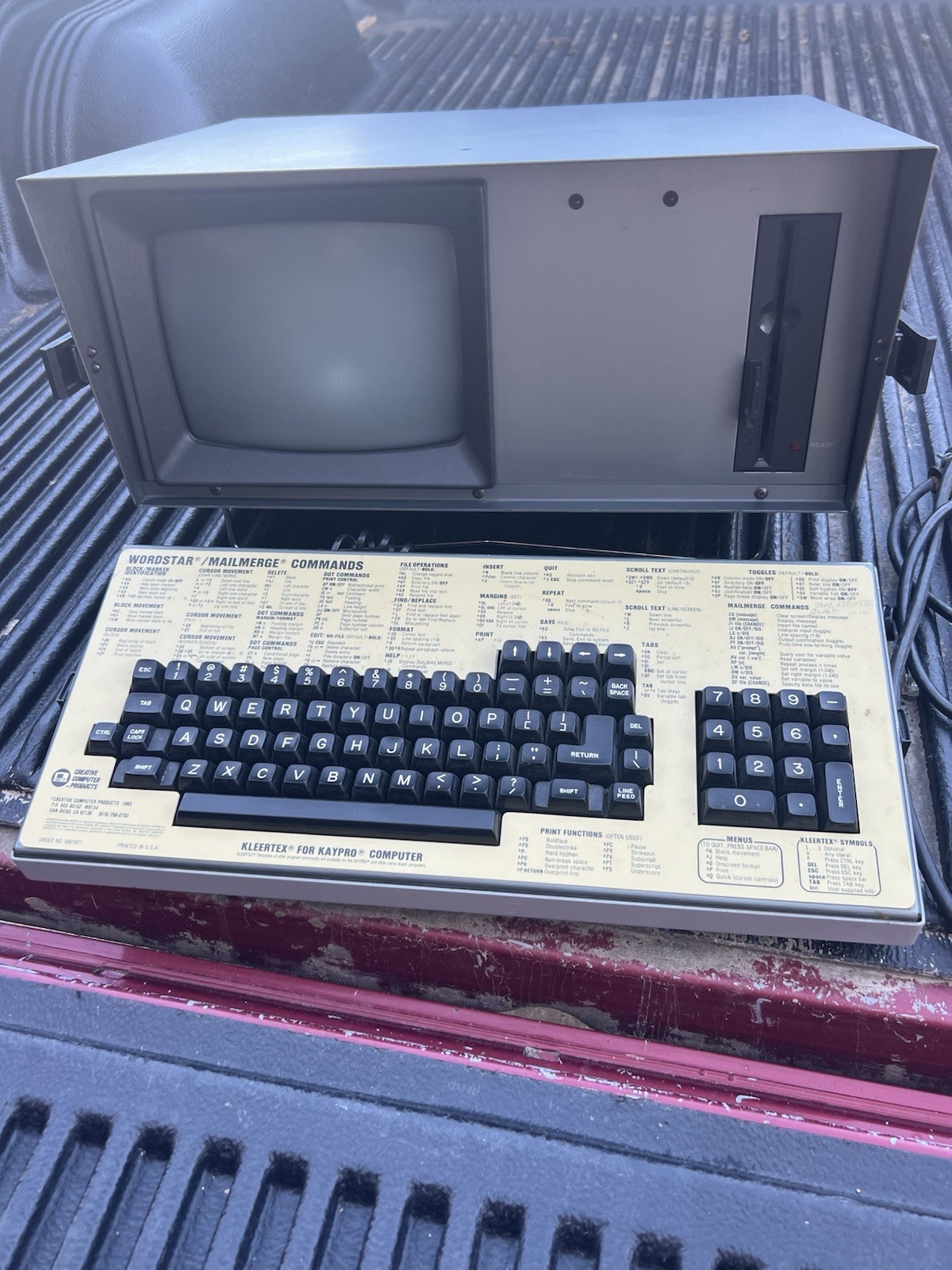 Vintage 1980s Kaypro 10 Portable Computer w/ Keyboard Works Luggable Wordstar Vintage 1980s Kaypro 10 Portable Computer w/ Keyboard Works Luggable Wordstar
