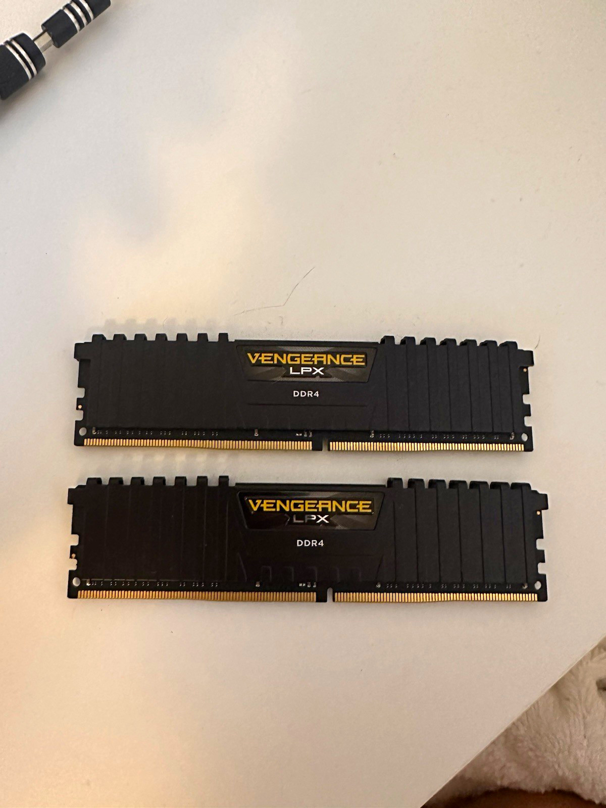 Corsair Vengeance LPX 32GB (2x16GB) DDR4-3200 DIMM 288-Pin CMK32GX4M2B3200C16