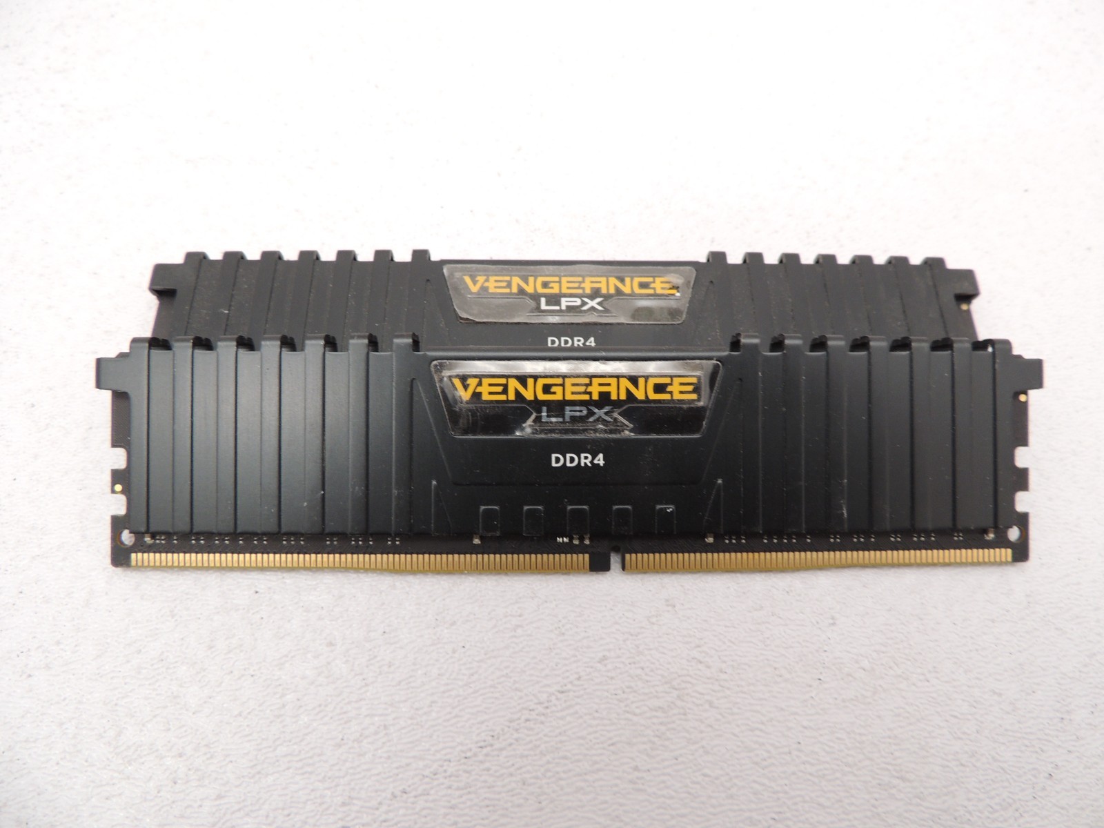 Lot of 2 16GB Corsair Vengeance DDR4 PC4-2400 CMK32GX4M2A2400C14 Desktop Ram Lot of 2 16GB Corsair Vengeance DDR4 PC4-2400 CMK32GX4M2A2400C14 Desktop Ram