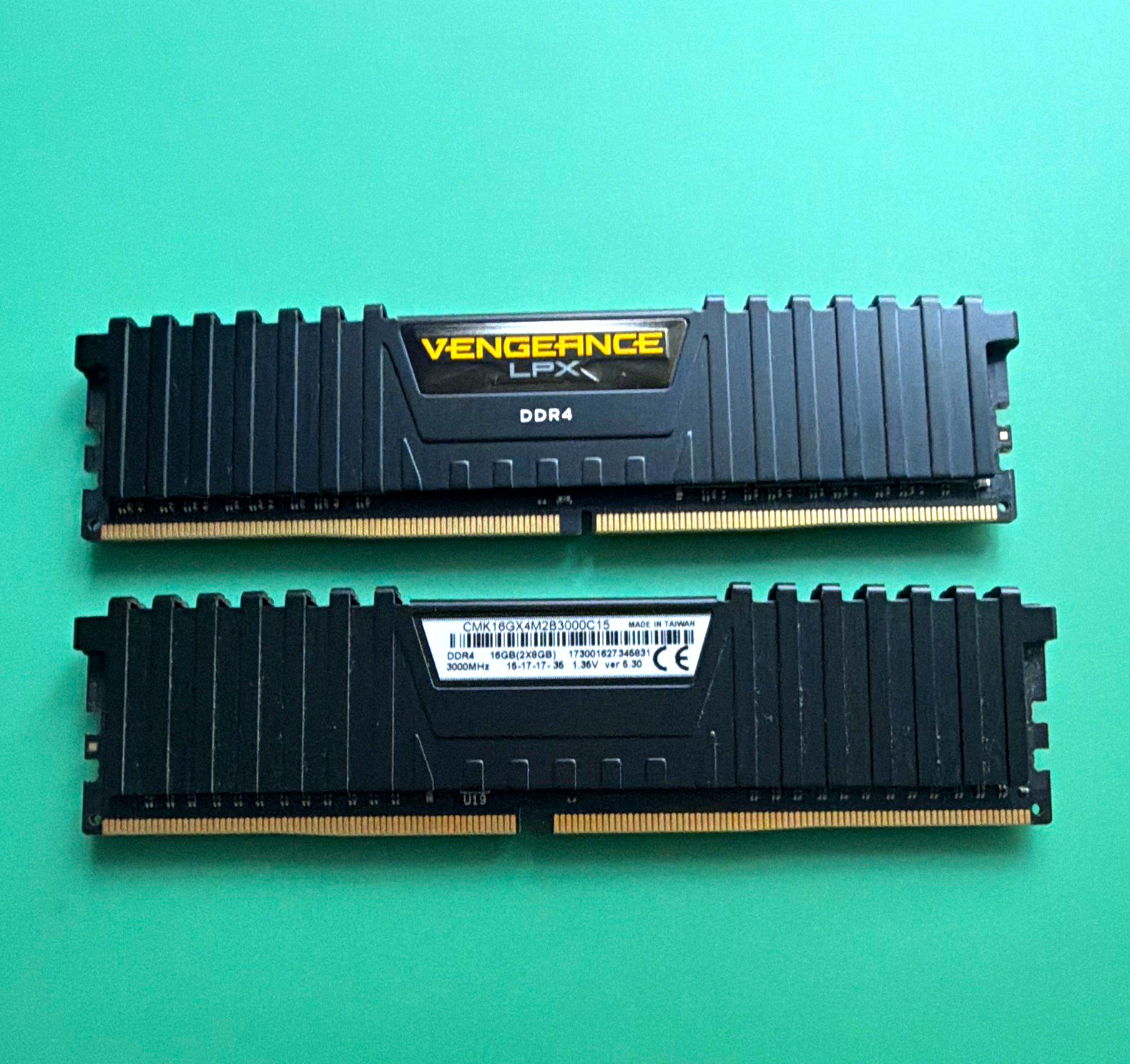 Corsair Vengeance LPX 16GB (2x8GB) DDR4-3000 288-Pin DIMM RAM CMK16GX4M2B3000C15