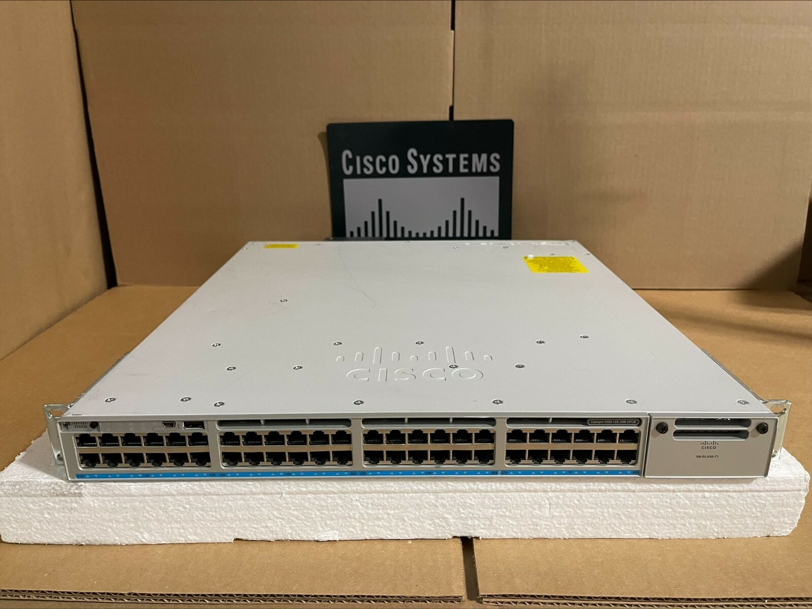 Cisco C9300-48UXM-A Switch 9300 Series 48-port UPoE Network Cisco C9300-48UXM-A Switch 9300 Series 48-port UPoE Network