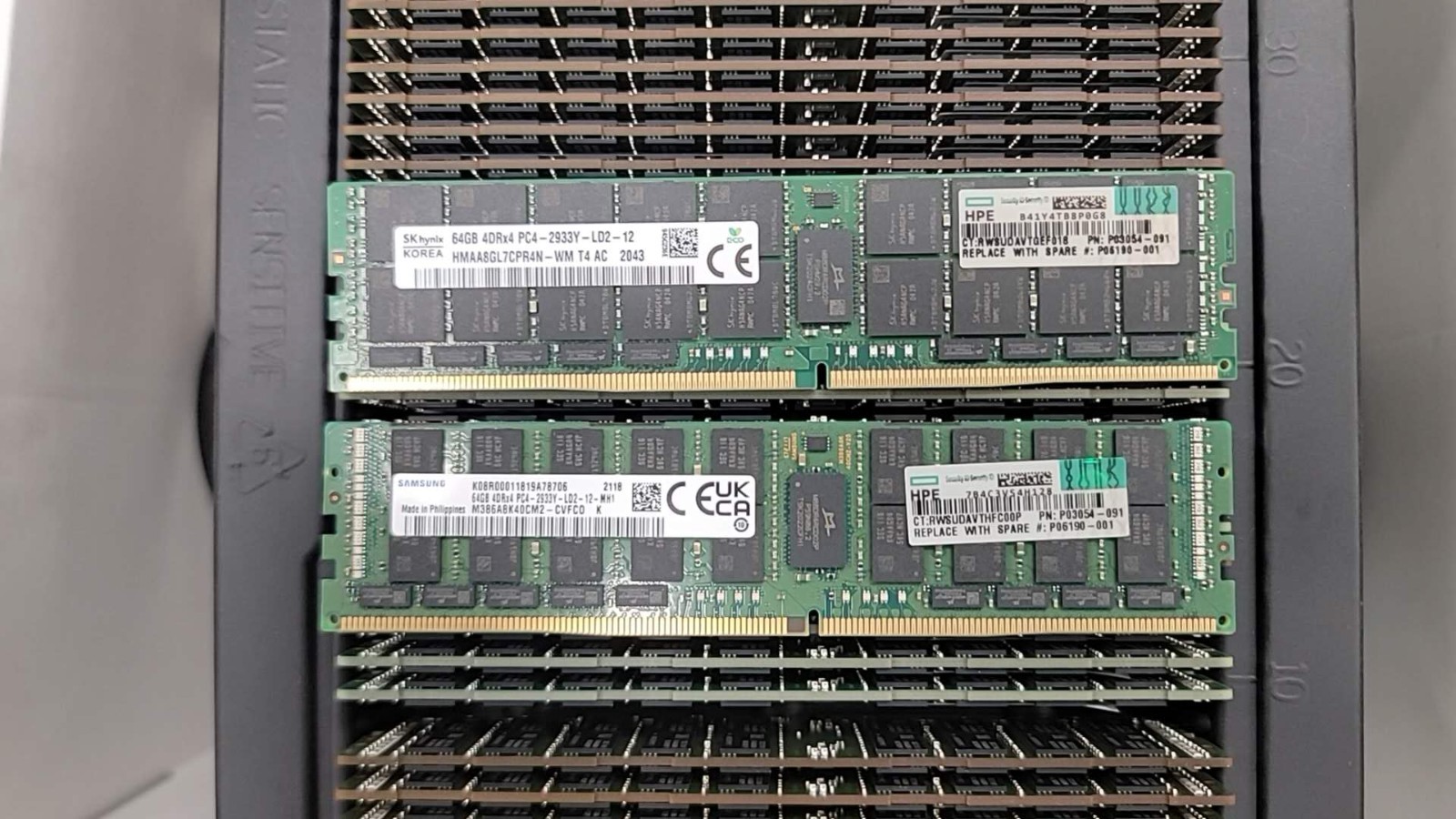 HPE 64gb PC4-2933Y 4DRx4 DDR4 ECC LRDIMM Server Memory P03054-091 P06190-001