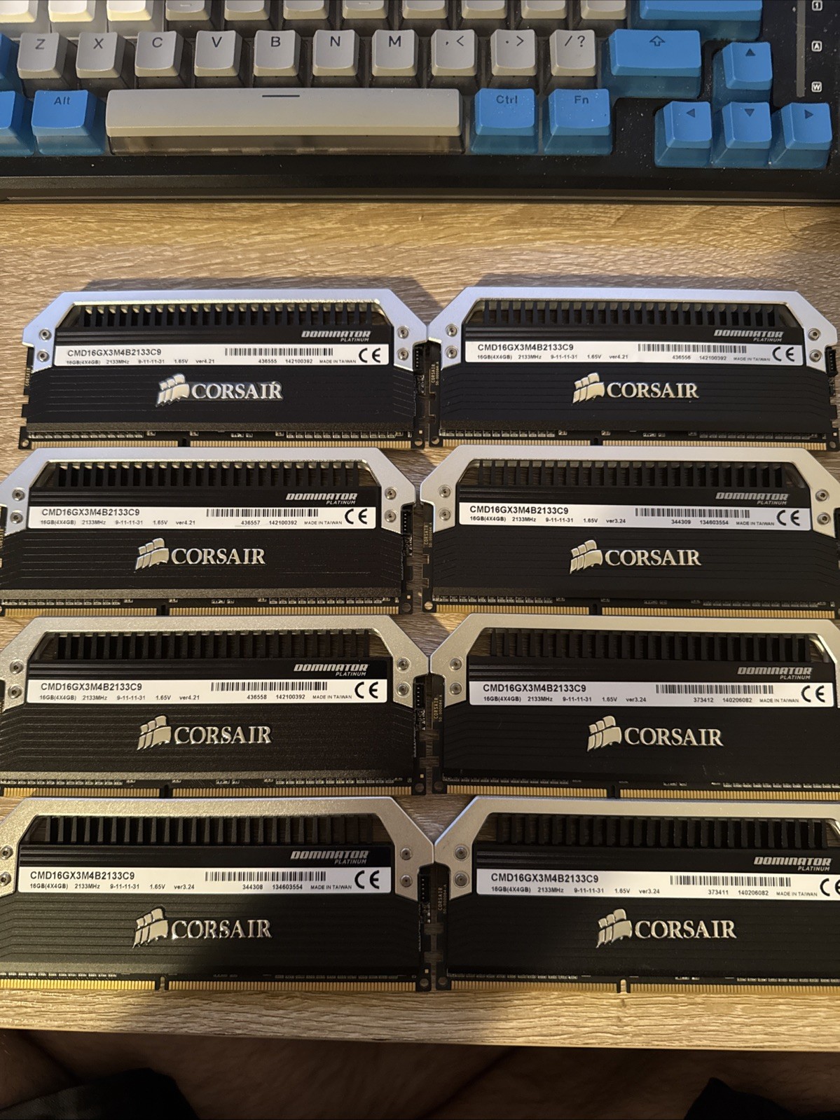 Corsair Dominator Platinum 32GB 8x4GB DDR3-2133 C9 Desktop RAM CMD16GX3M4B2133C9 Corsair Dominator Platinum 32GB 8x4GB DDR3-2133 C9 Desktop RAM CMD16GX3M4B2133C9