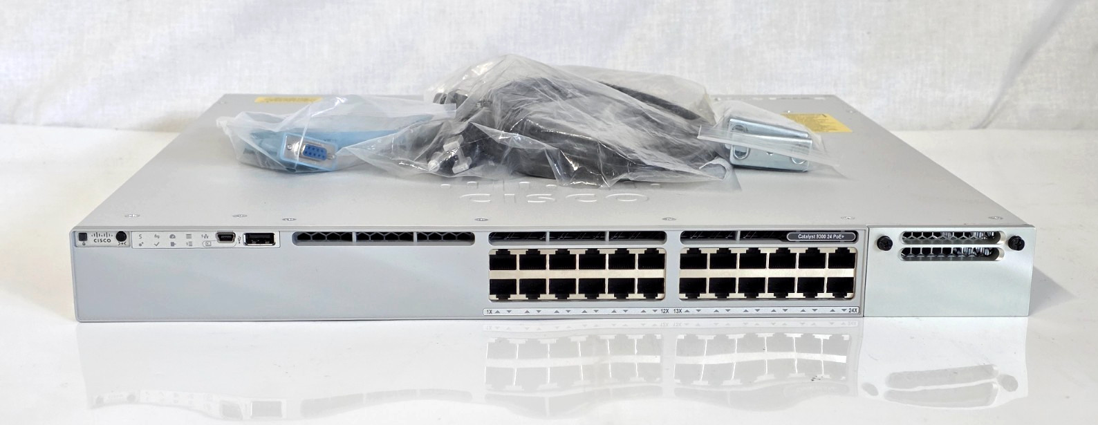 Cisco Catalyst C9300-24P-A 24 Port Gigabit PoE Network Advantage Network Switch Cisco Catalyst C9300-24P-A 24 Port Gigabit PoE Network Advantage Network Switch